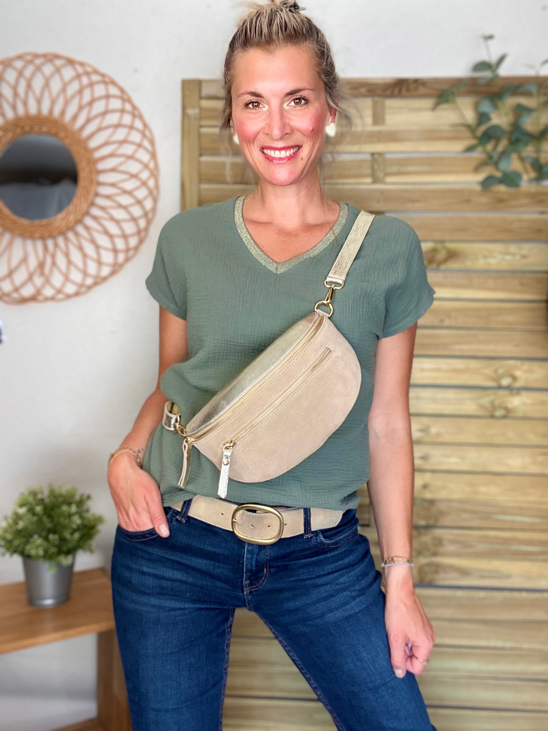 Sac banane en croûte de cuir et irisé + poche avant ALISON - Beige / Doré