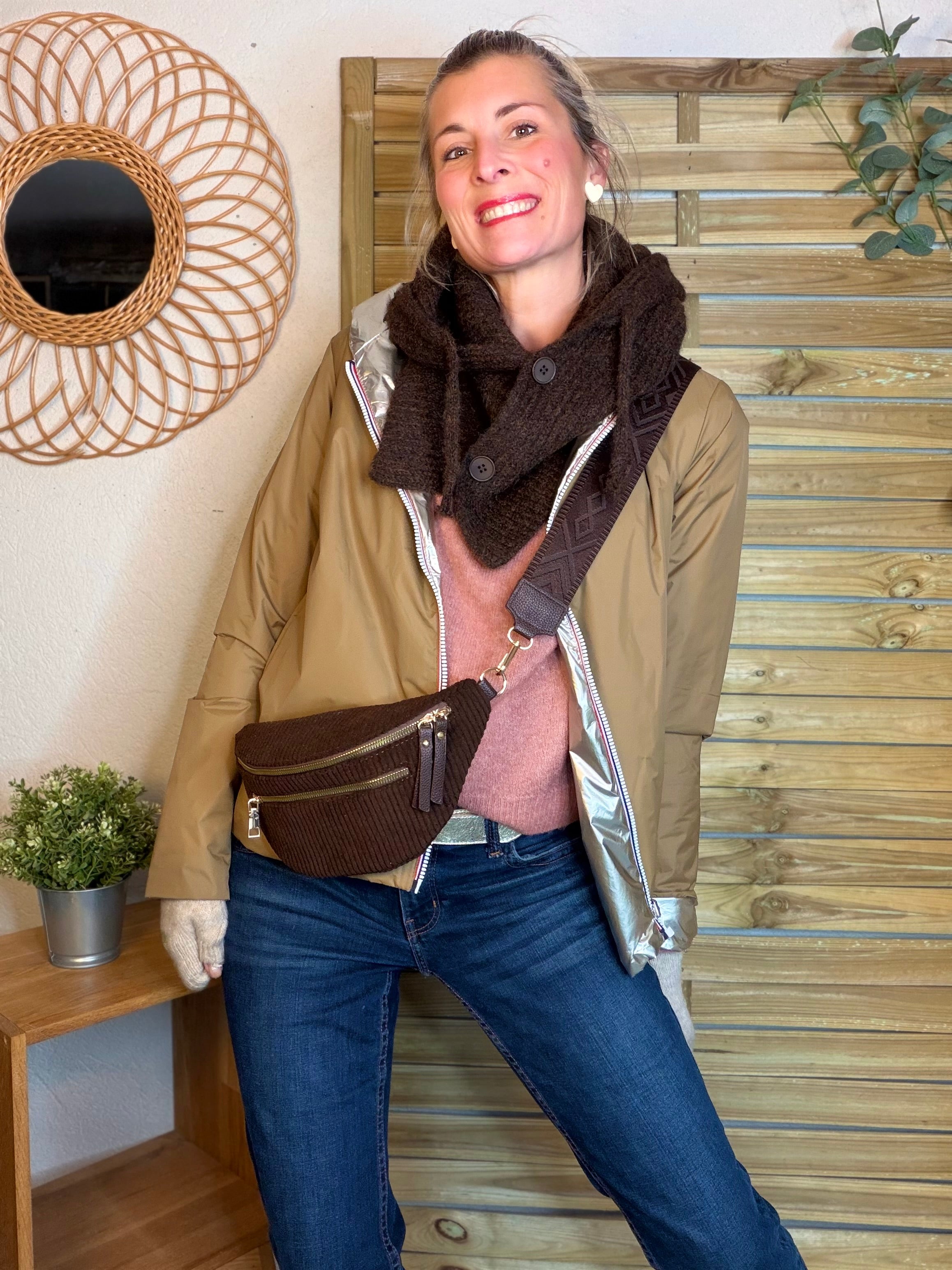 Col cagoule LORIE en maille avec bouton - Chocolat
