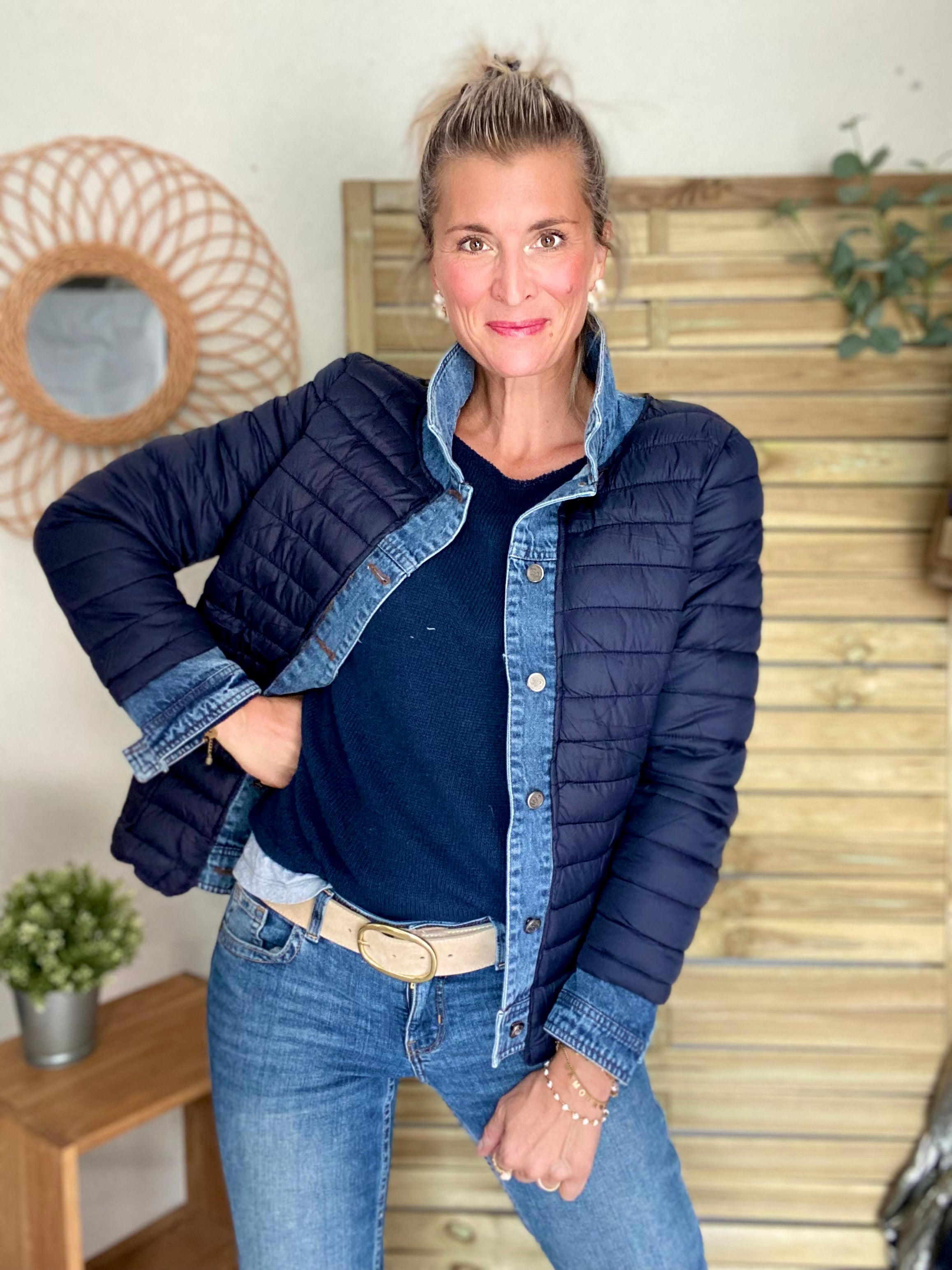 *** PROMO - Tailles 34 (XS), 36 et 52 (6XL) - Veste Jean / Doudoune légère JACKIE - Bleu marine