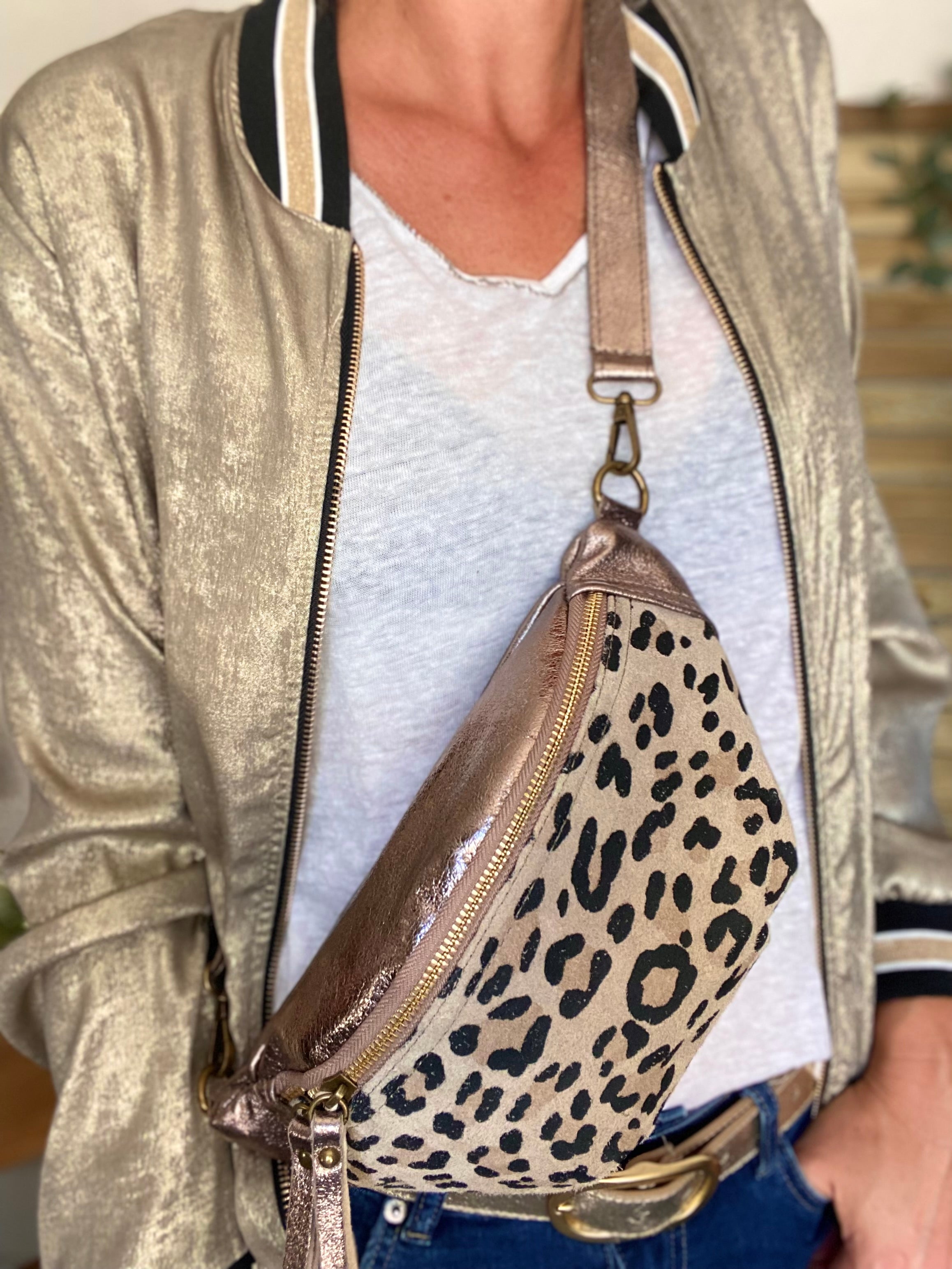 Sac banane en cuir irisé et velours léo - IRISS - Léo Bronze (sans poche avant)