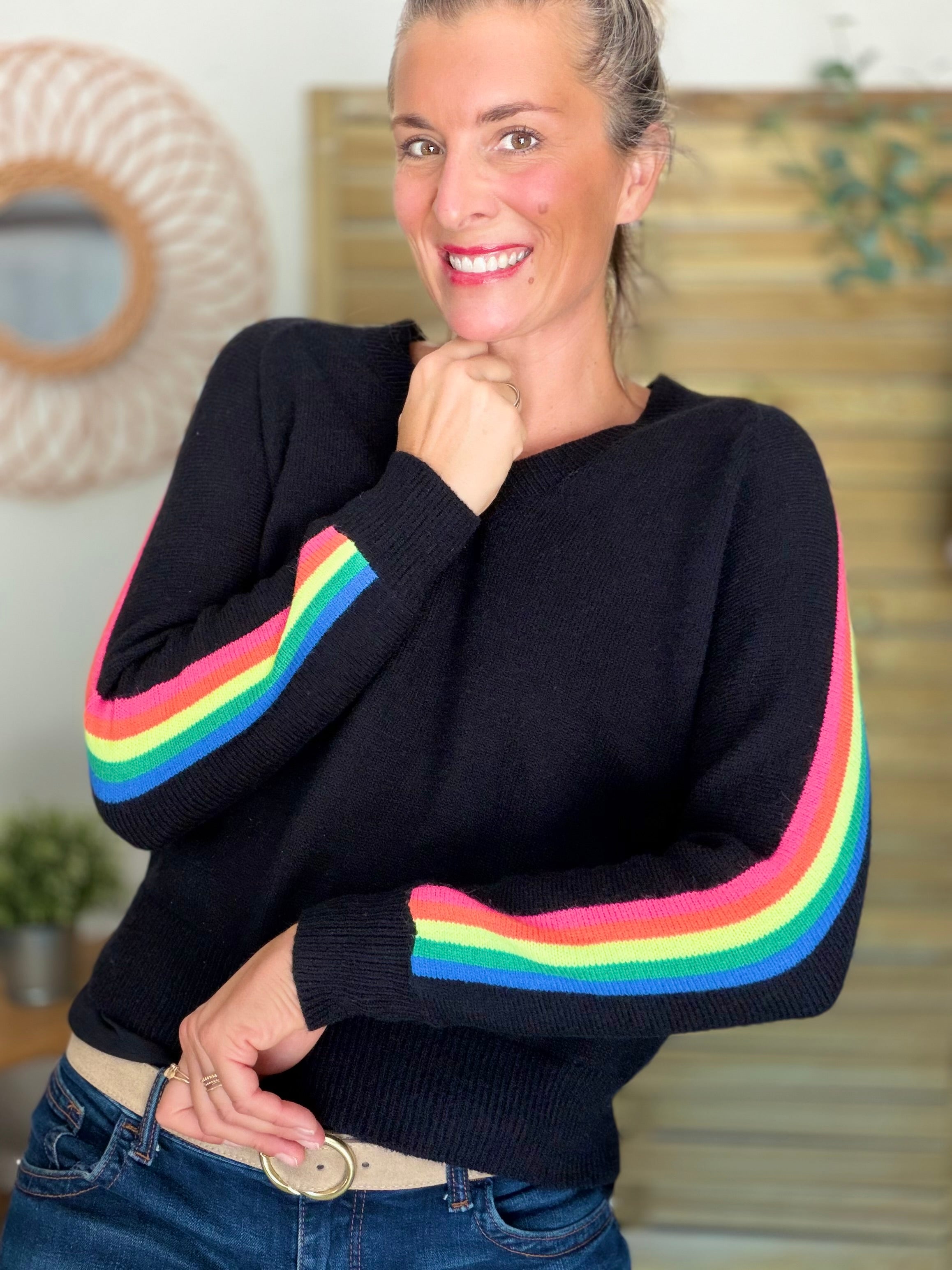 Pull épais avec bandes colorées, col V - RAINBOW 🌈 Noir - Winter 2026
