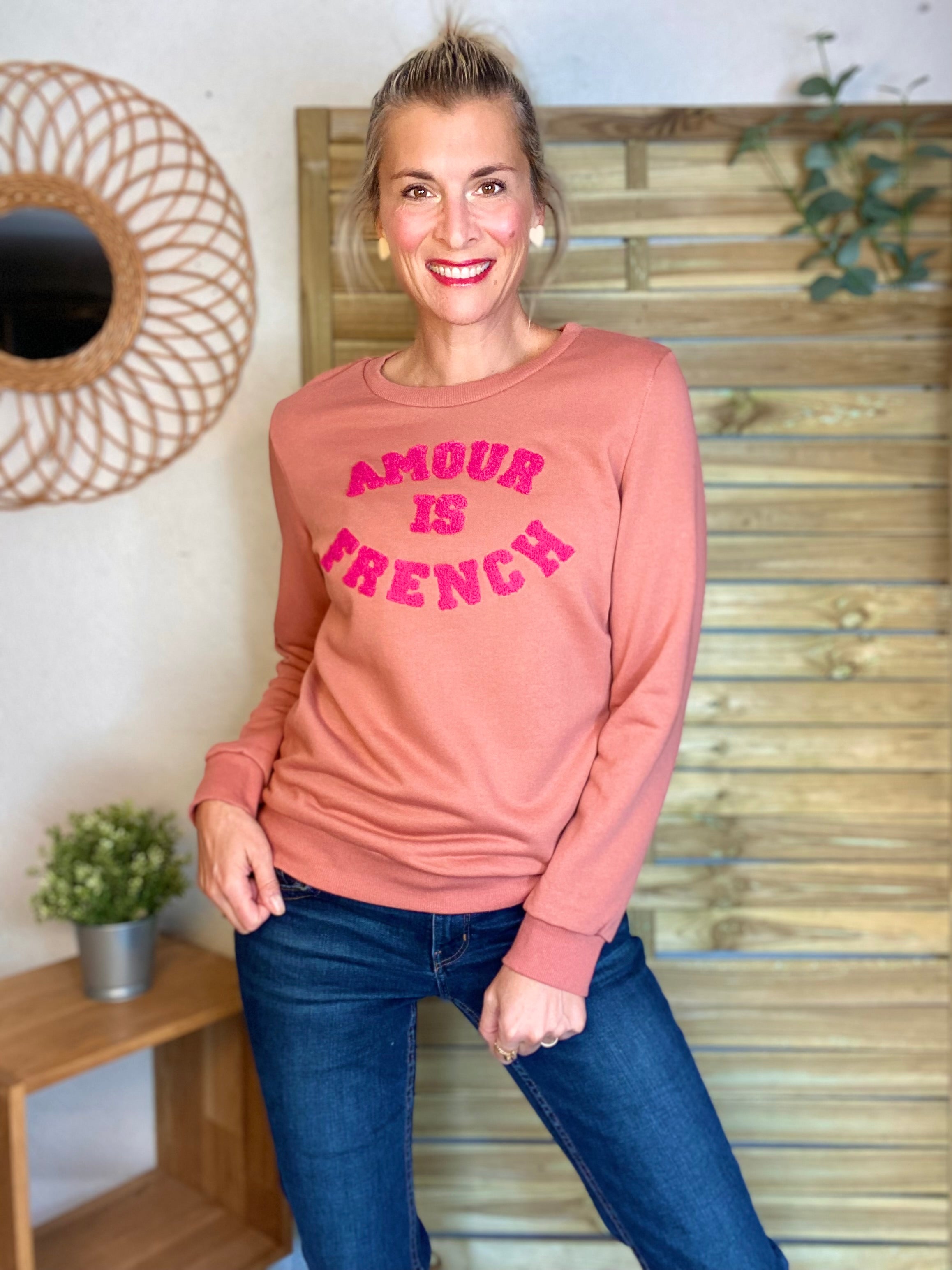 Sweat AMOUR IS FRENCH - OPHELIA - Vieux rose / Fuschia