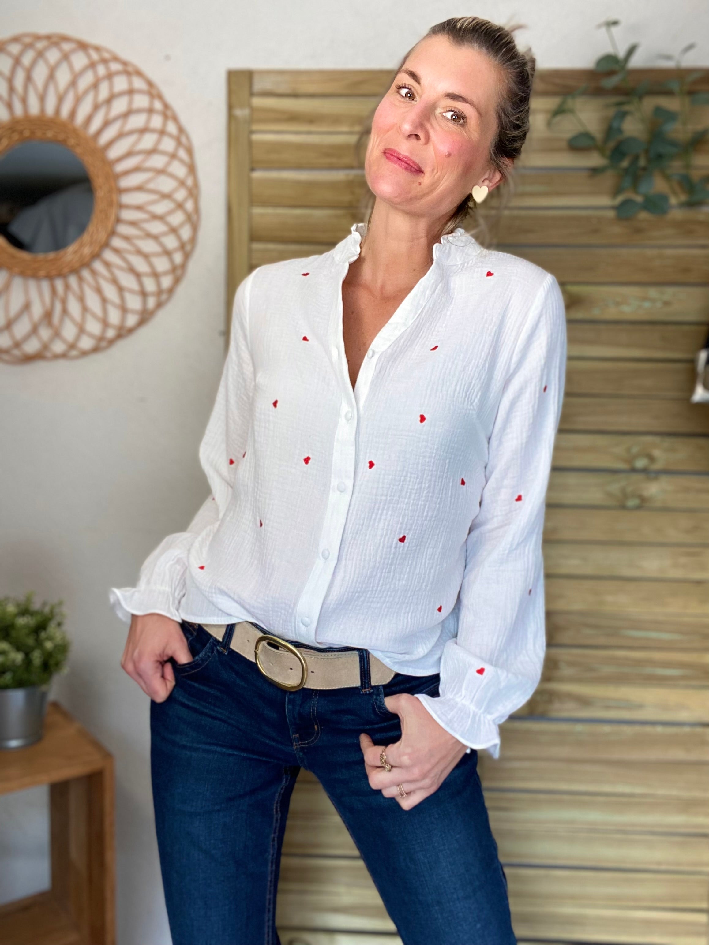 Blouse en gaze de coton avec cœurs brodés rouges ❤️ AYA