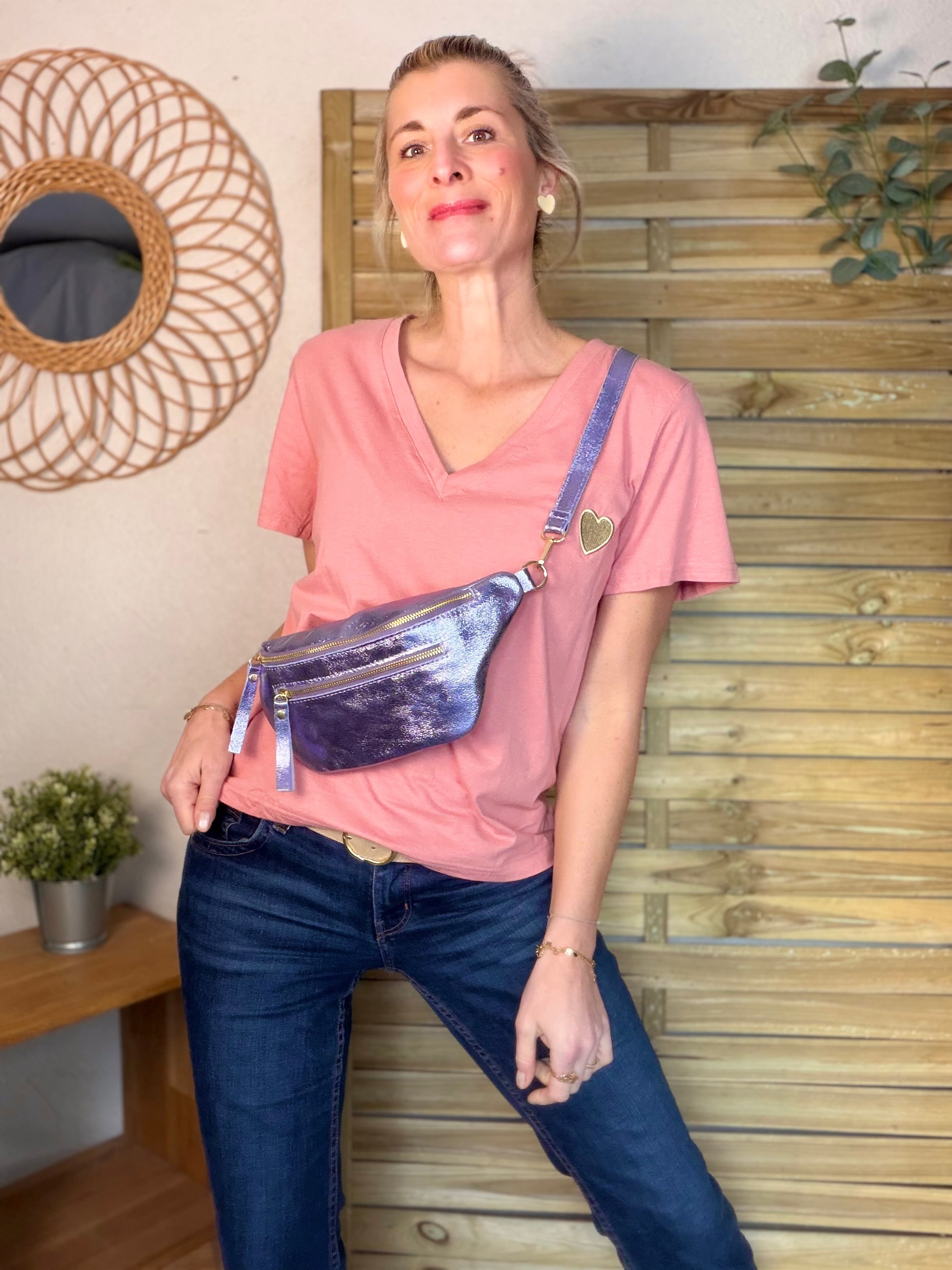 Tee shirt col V cœur brodé Fuschia 🩷 DITA