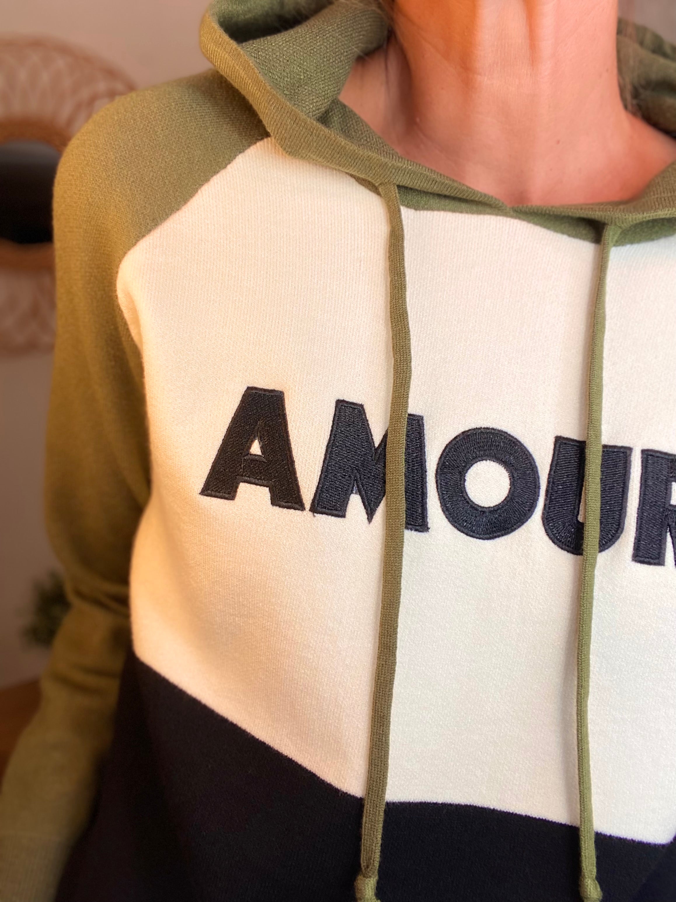 Pull à capuche AMOUR - NORA