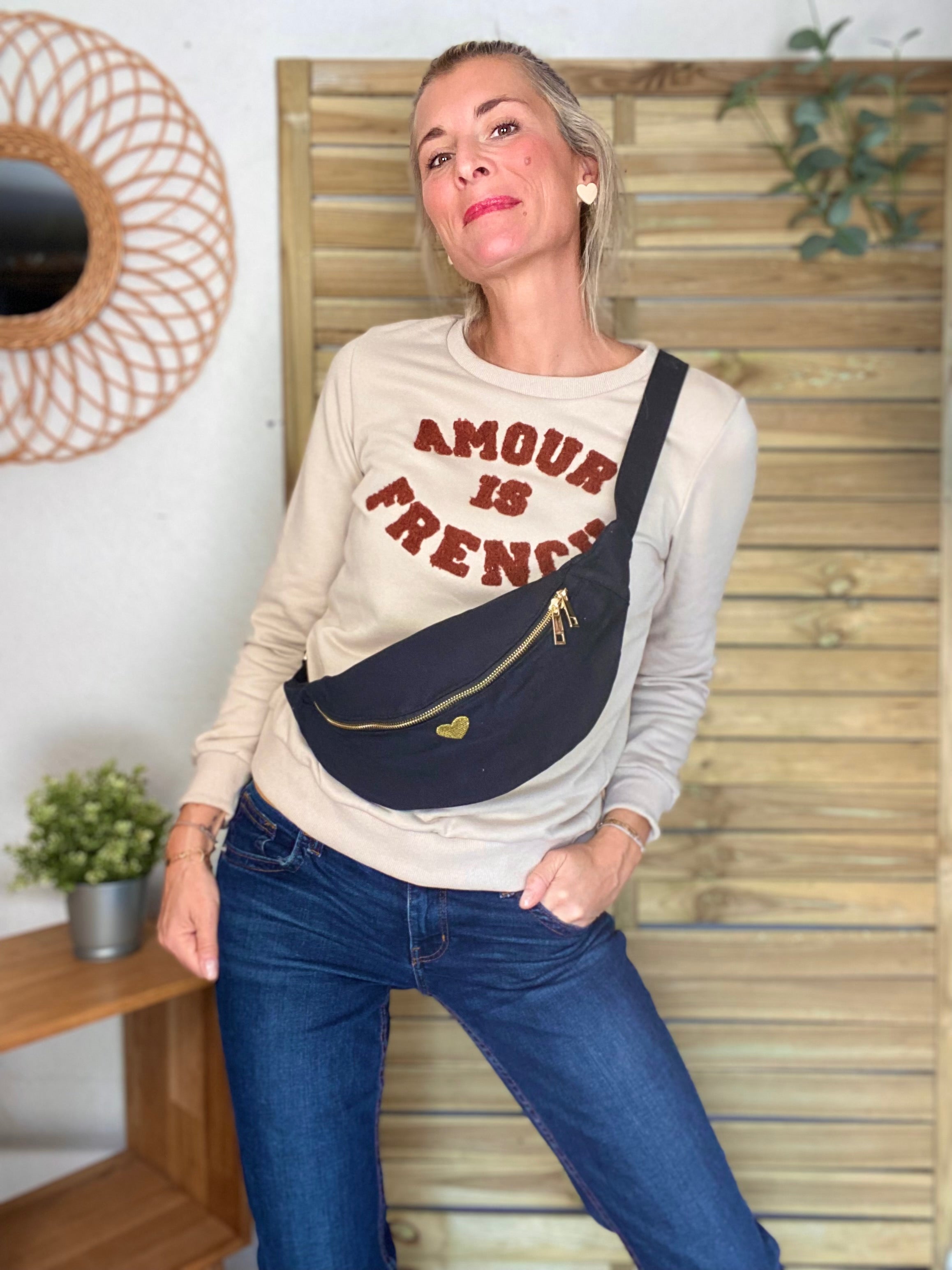 Sac banane en coton Coeur brodé 💛 CASSIDY - Noir