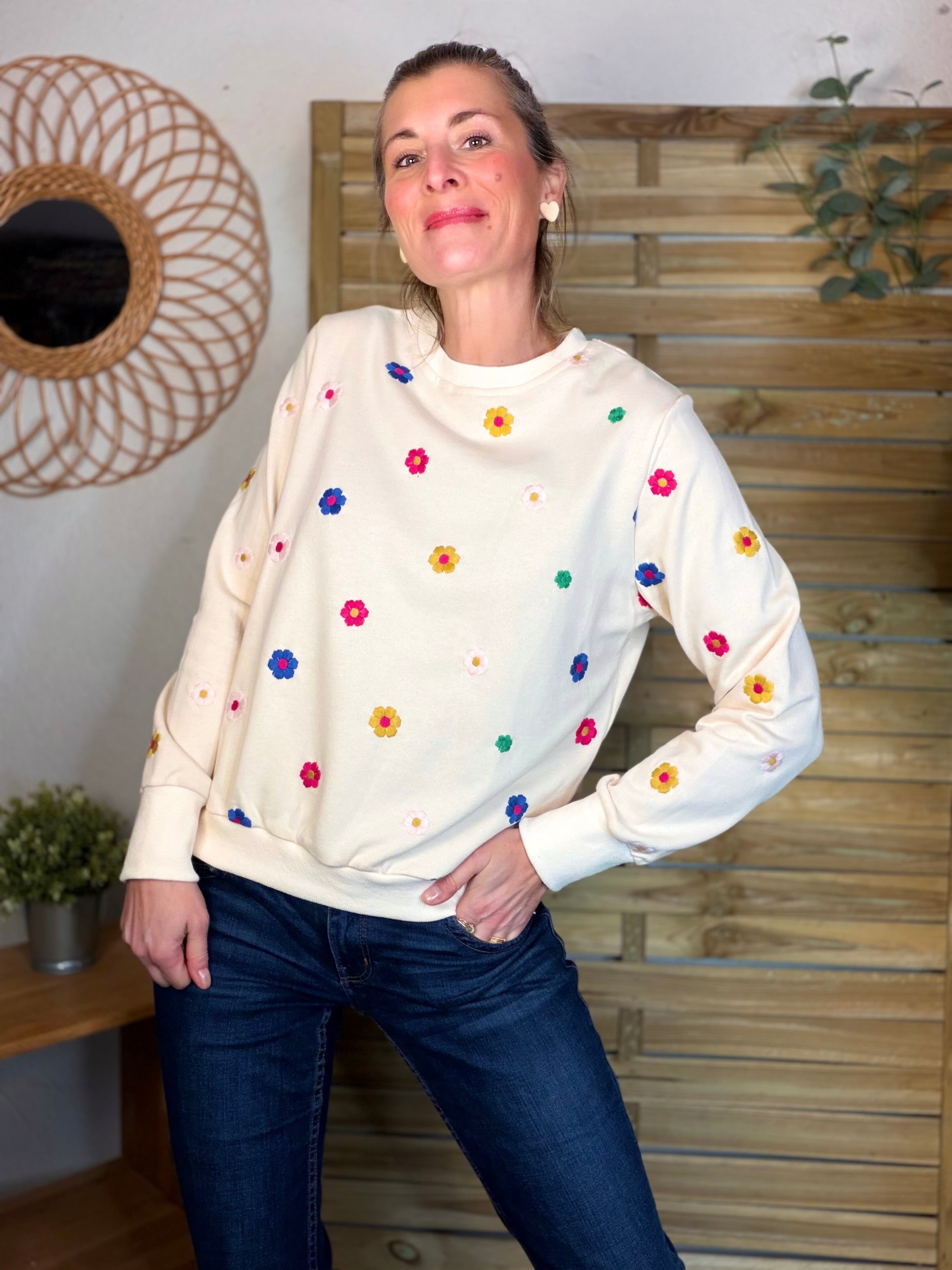 Sweat Beige fleurs multico brodés 🌸 ELISA