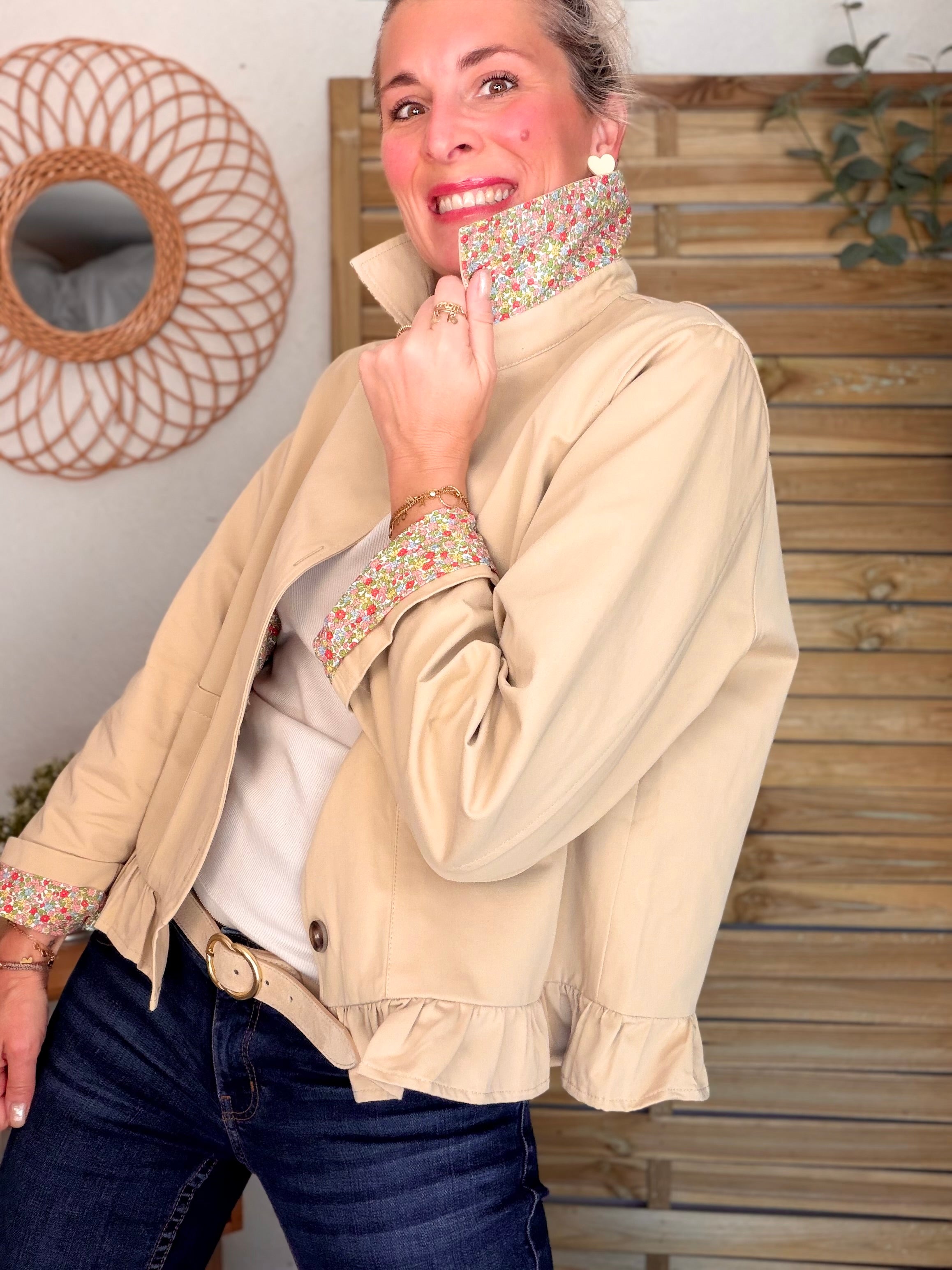 Veste Trench avec volants et Liberty, en coton beige HERMIONE - LILI et LALA