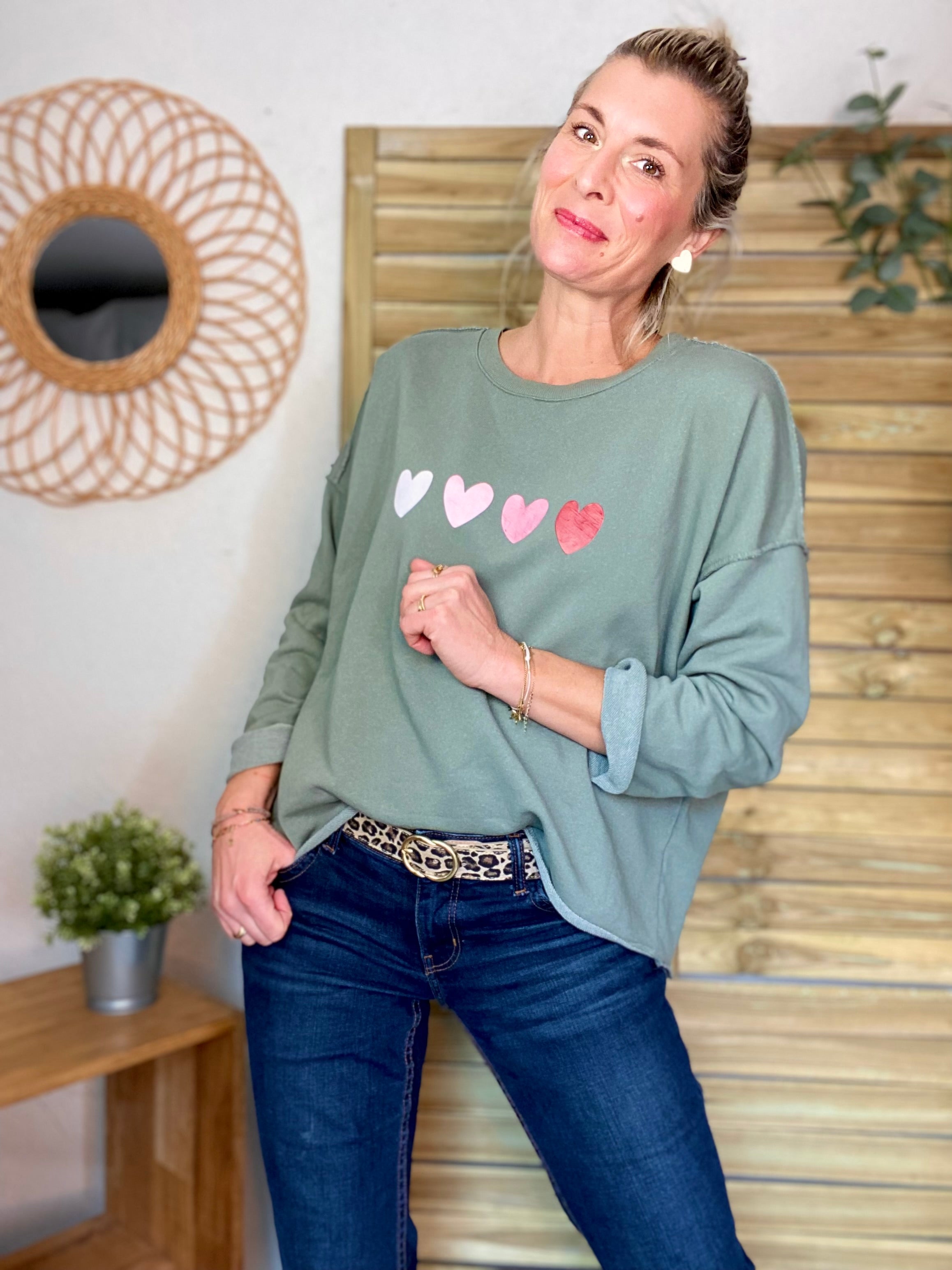 Sweat oversize avec coeurs ÉGLANTINE - Vert tilleul ❤️