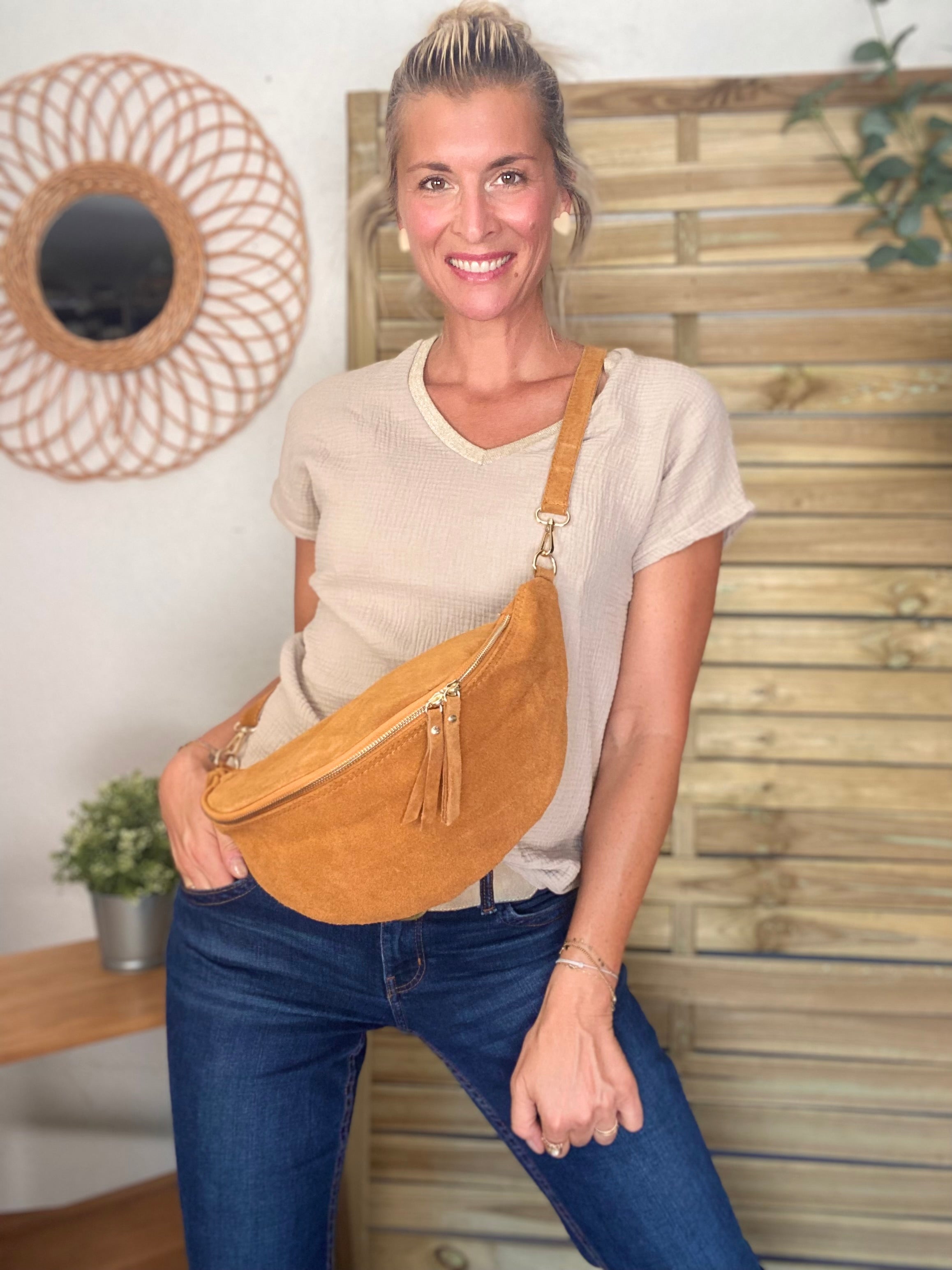 Sac banane XL en croite de cuir - JANE - Camel