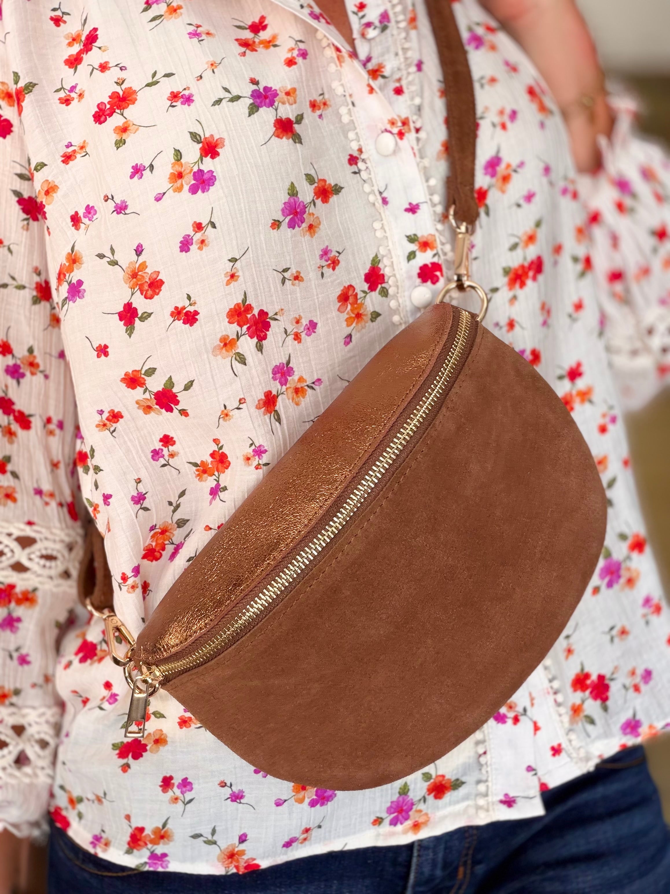 Sac banane M bi-matière en cuir irisé et velours 24cm - POLLY- Choco/Bronze