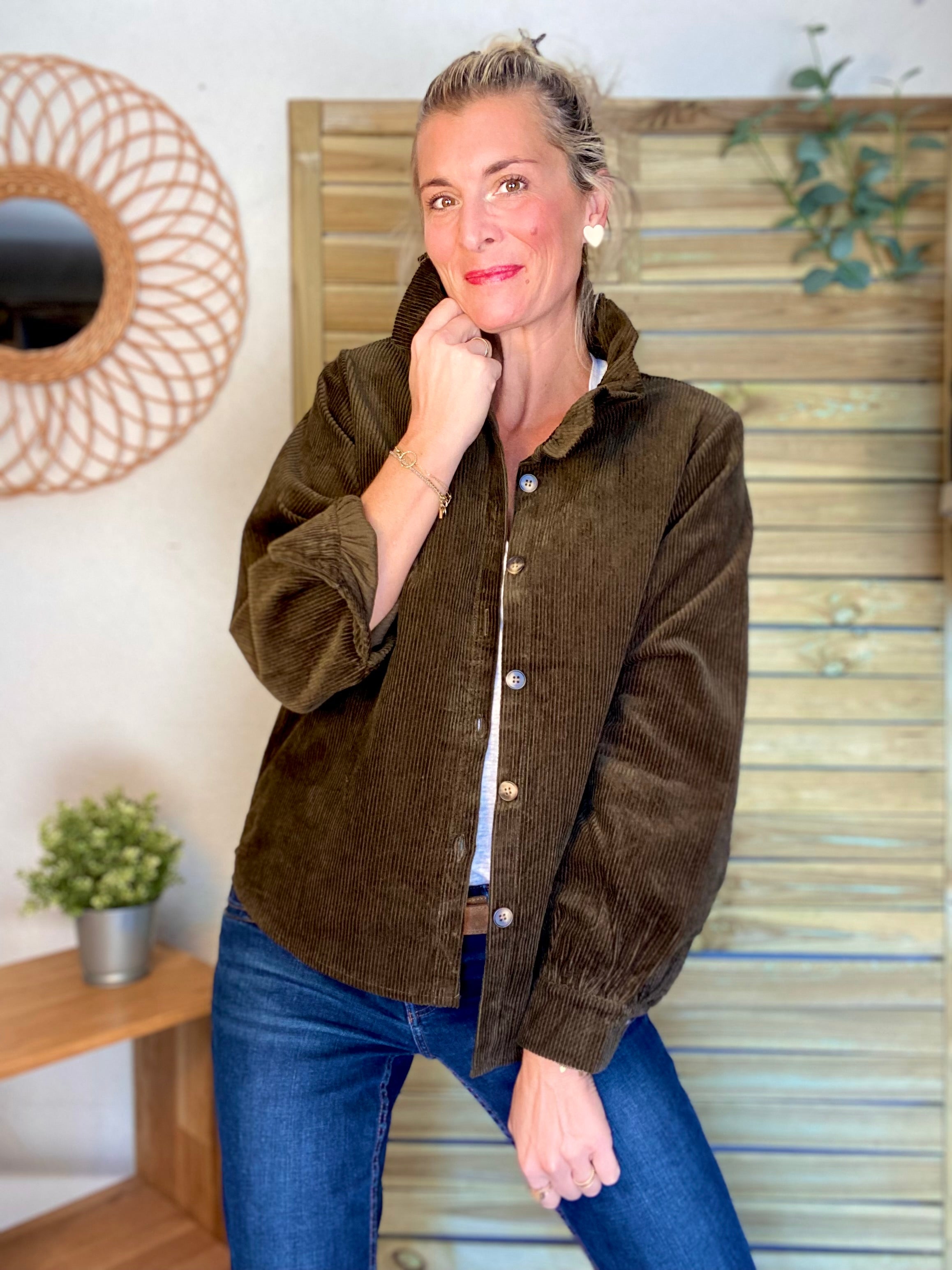 Veste / Chemise en coton, col victorien volanté YVONNE - Velours Kaki