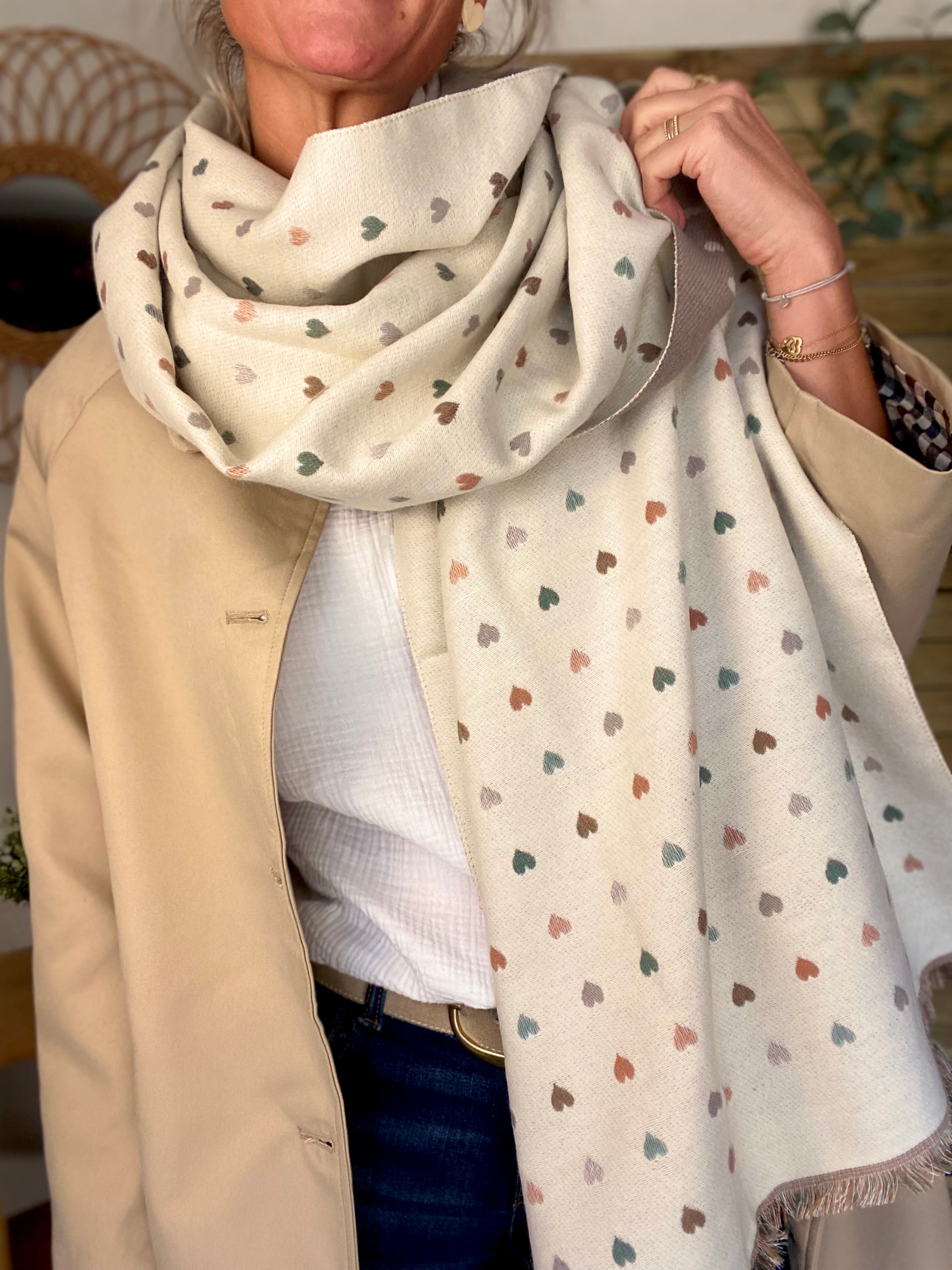 Écharpe douce réversible Coeurs SIMONE - Beige / Taupe 💙🩷💛