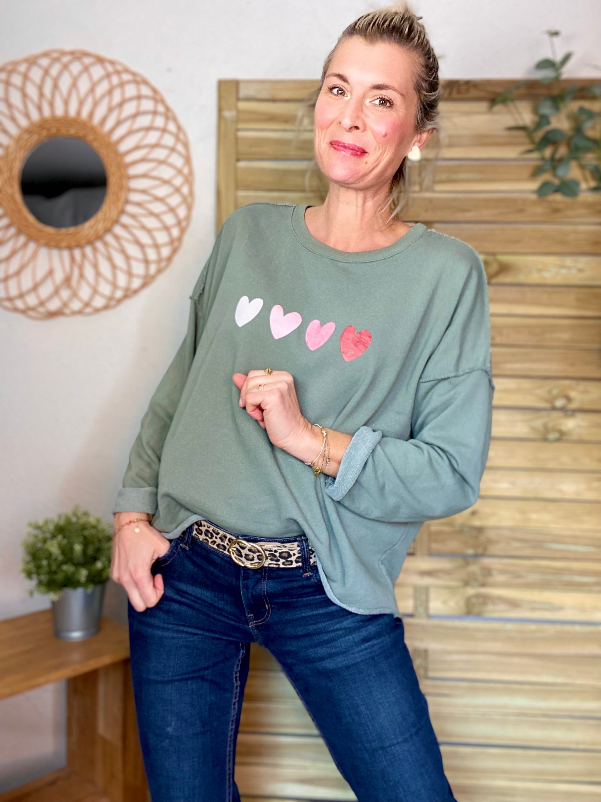 Sweat oversize avec coeurs ÉGLANTINE - Vert tilleul ❤️