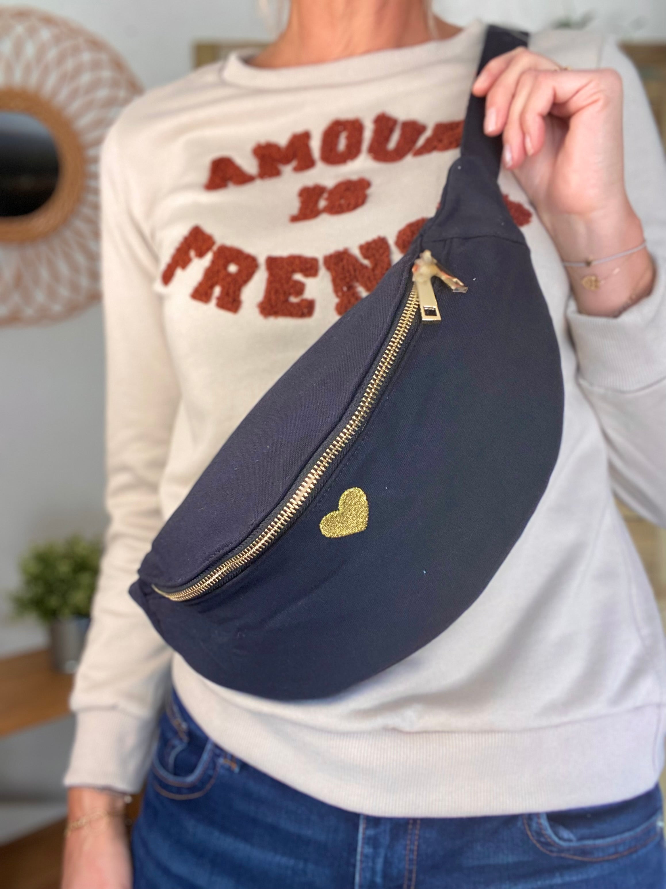Sac banane en coton Coeur brodé 💛 CASSIDY - Noir