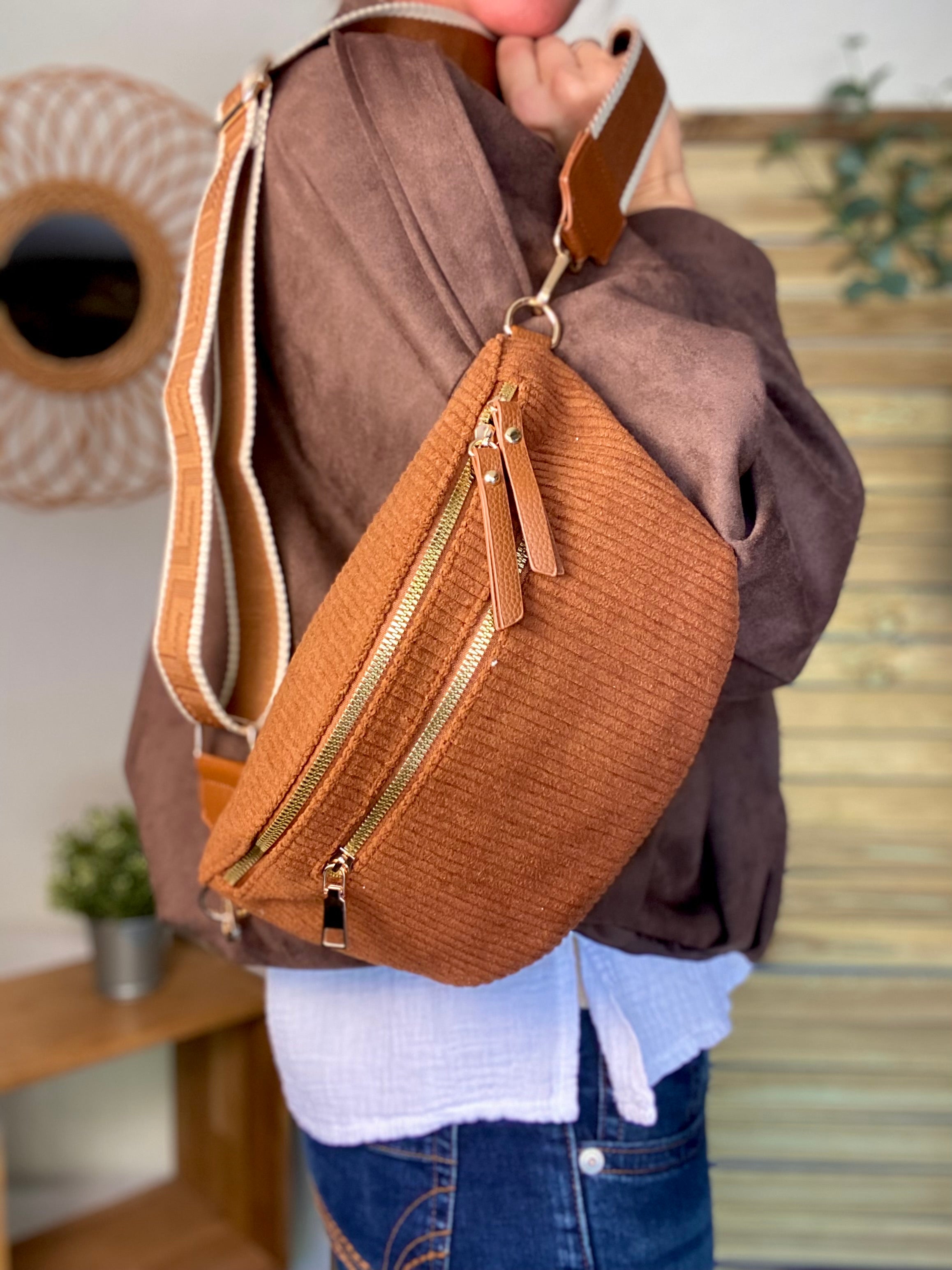 Sac banane L en velours côtelé 2 zips et sangle fantaisie - ASHLY - Camel foncé (côtelé large)