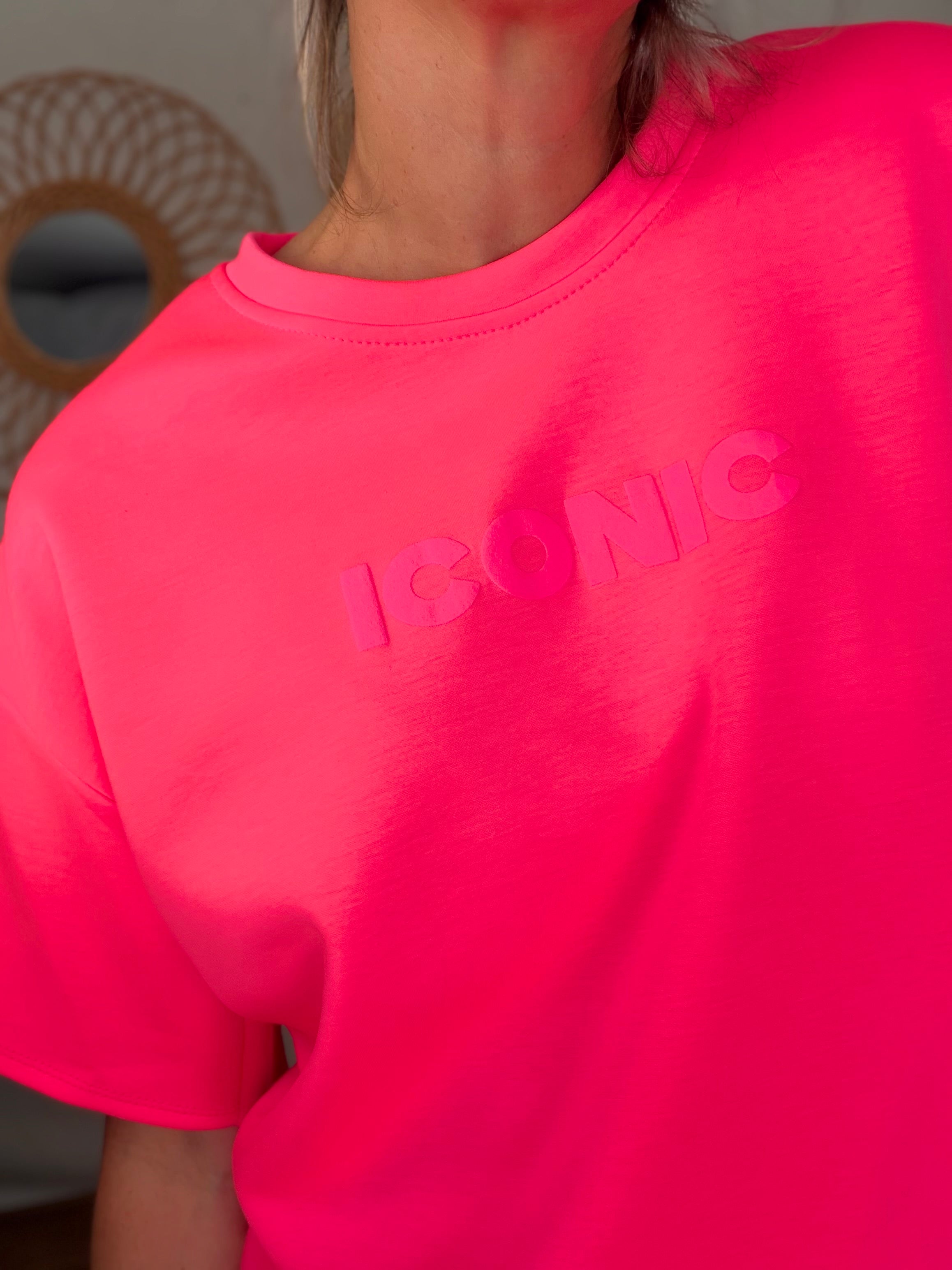 IMPERFECTION - Tee shirt ICONIC matière sweat - THÉA Rose fluo