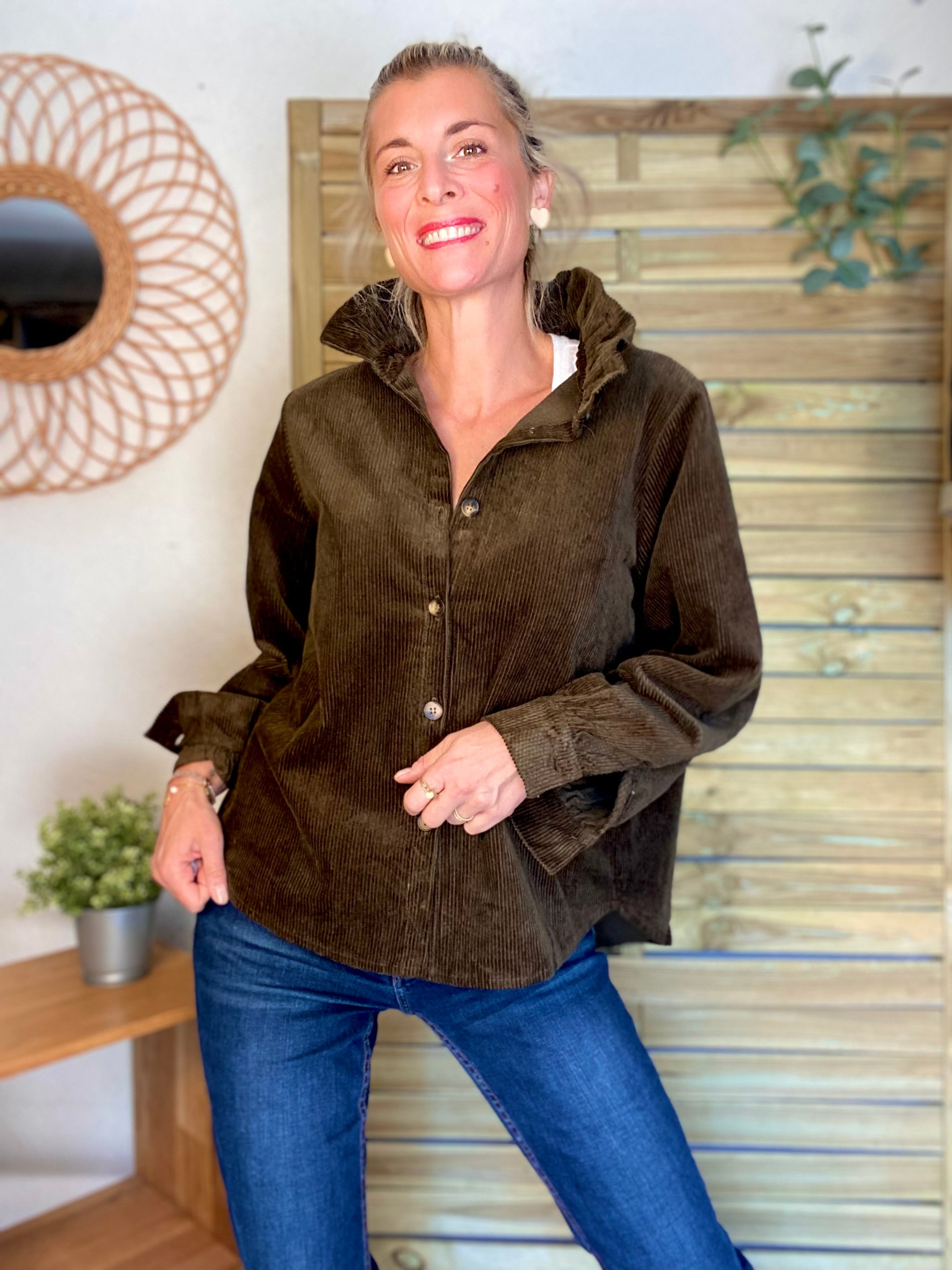 Veste / Chemise en coton, col victorien volanté YVONNE - Velours Kaki