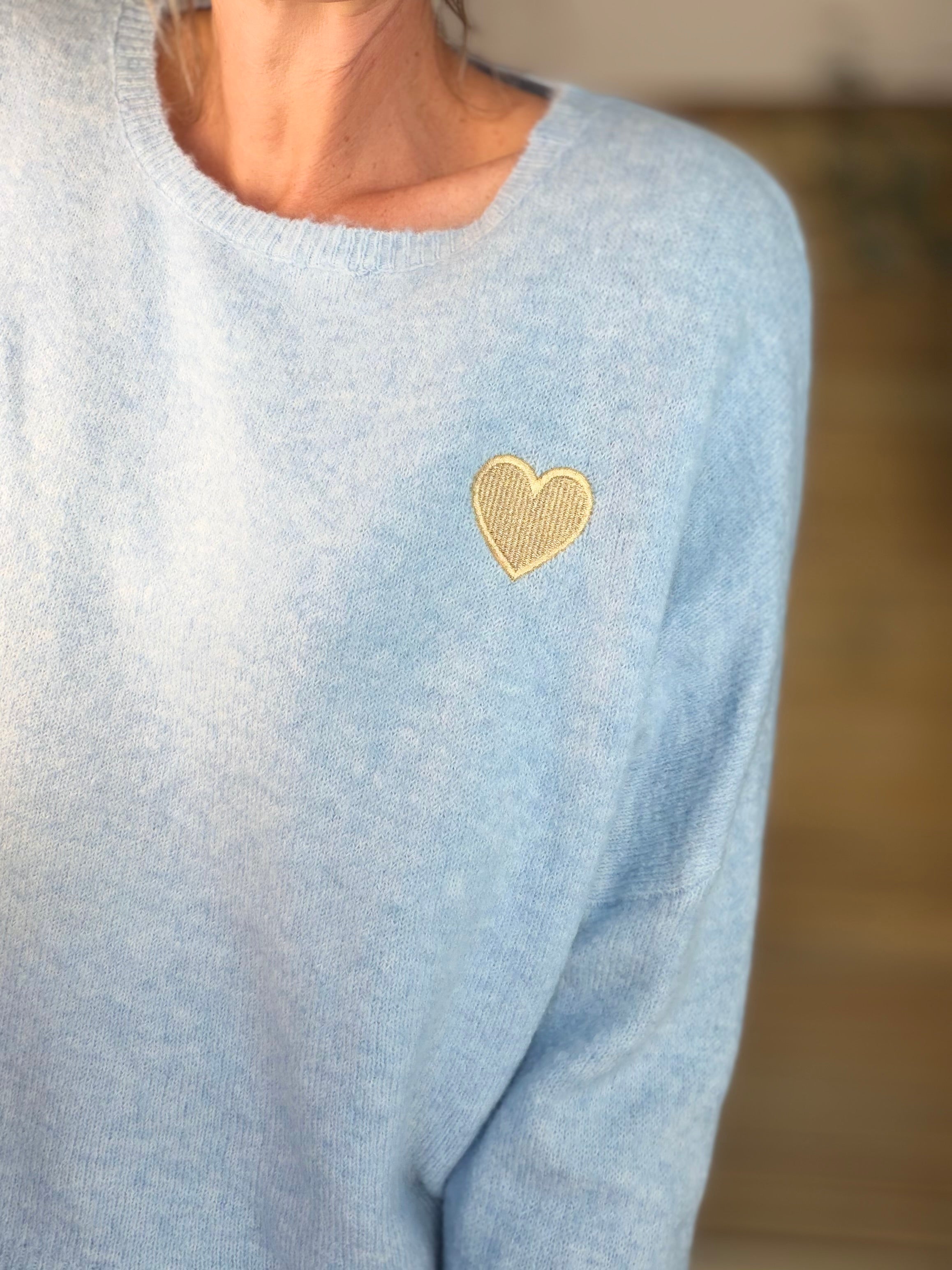 Pull léger en maille cœur doré brodé 💛 MELISSA - Bleu ciel