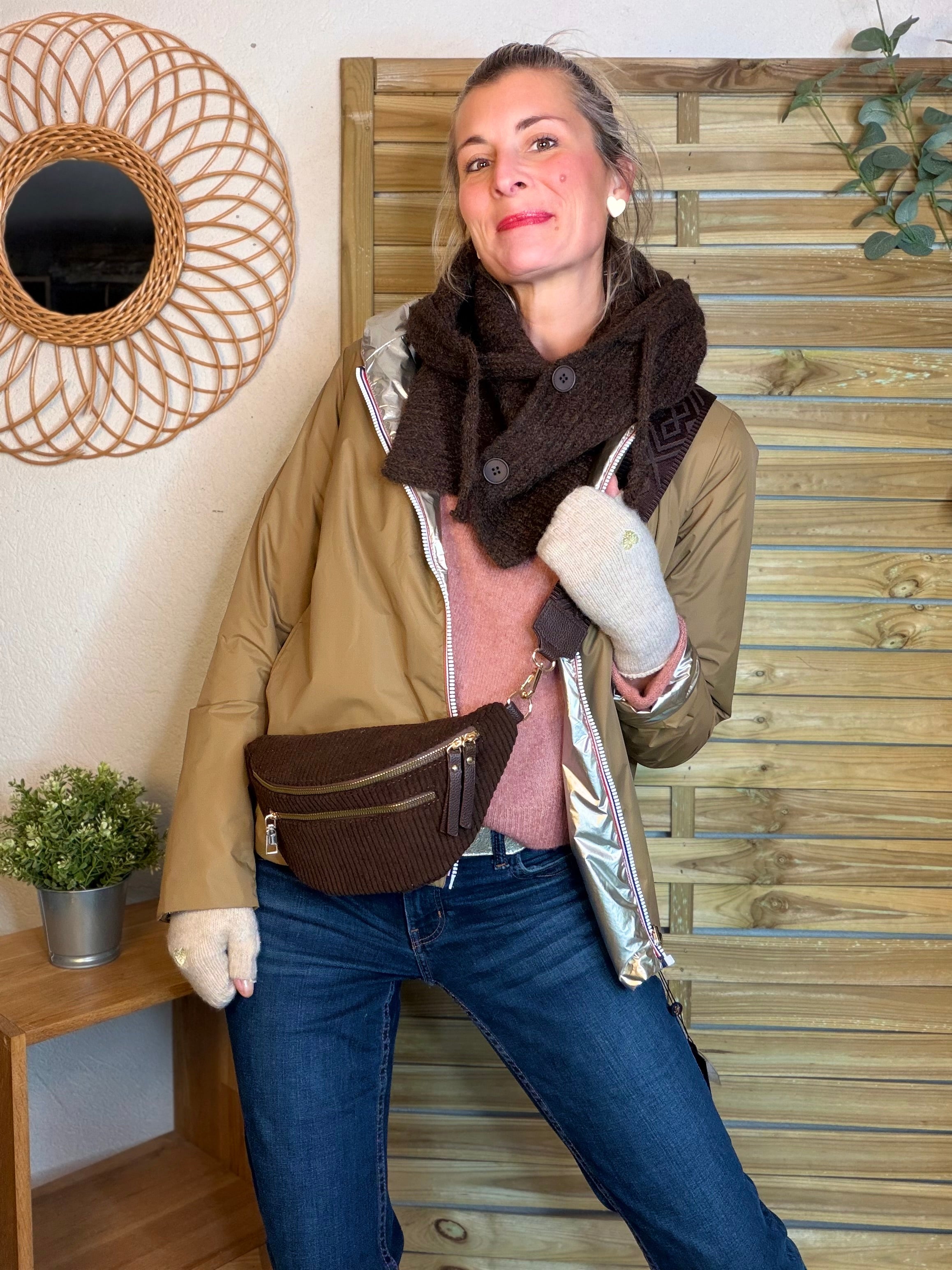 Col cagoule LORIE en maille avec bouton - Chocolat