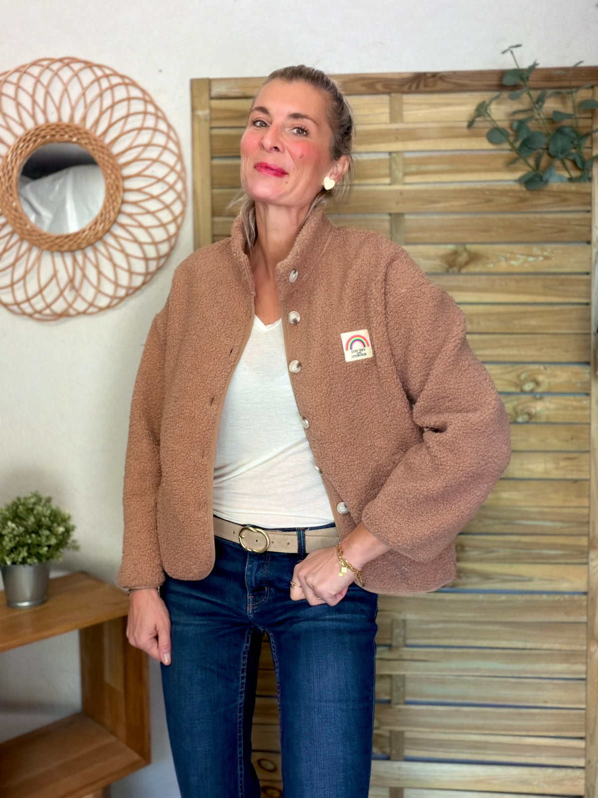 Veste Sherpa boutonnée écusson Arc-en-ciel ÉNORA Taupe rosé