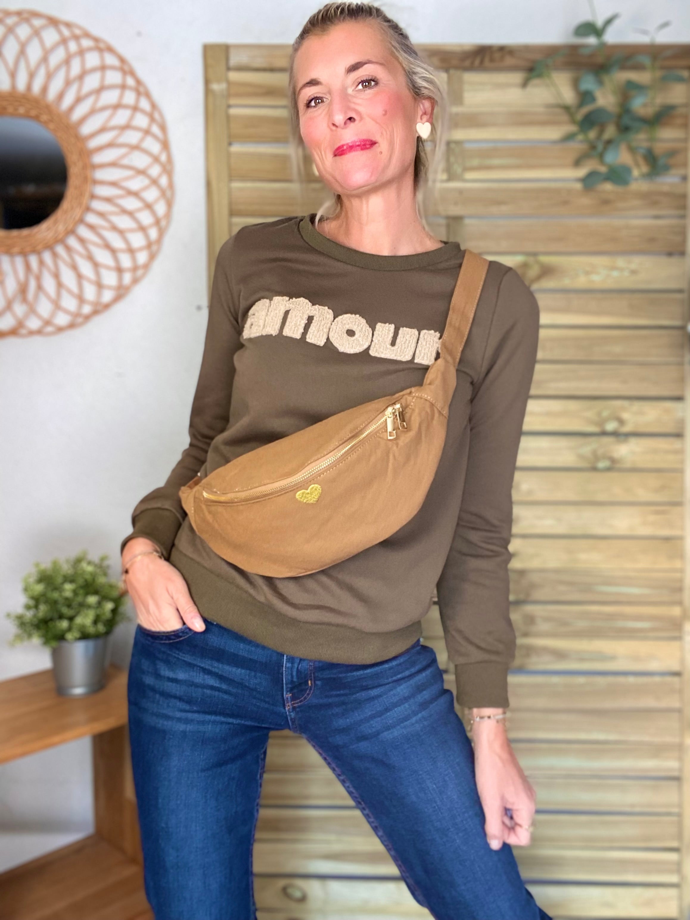 Sac banane en coton Coeur brodé 💛 CASSIDY - Camel