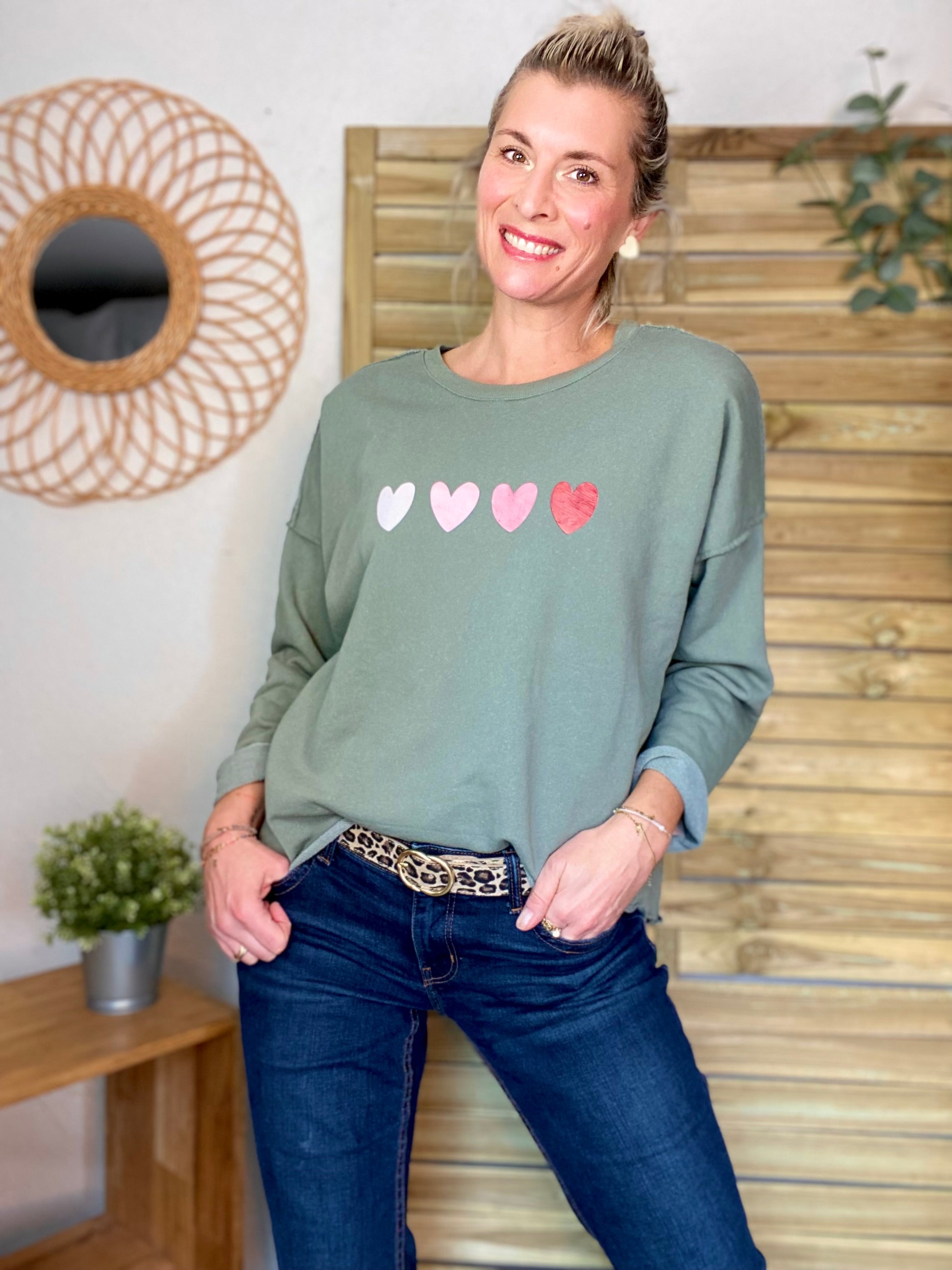 Sweat oversize avec coeurs ÉGLANTINE - Vert tilleul ❤️