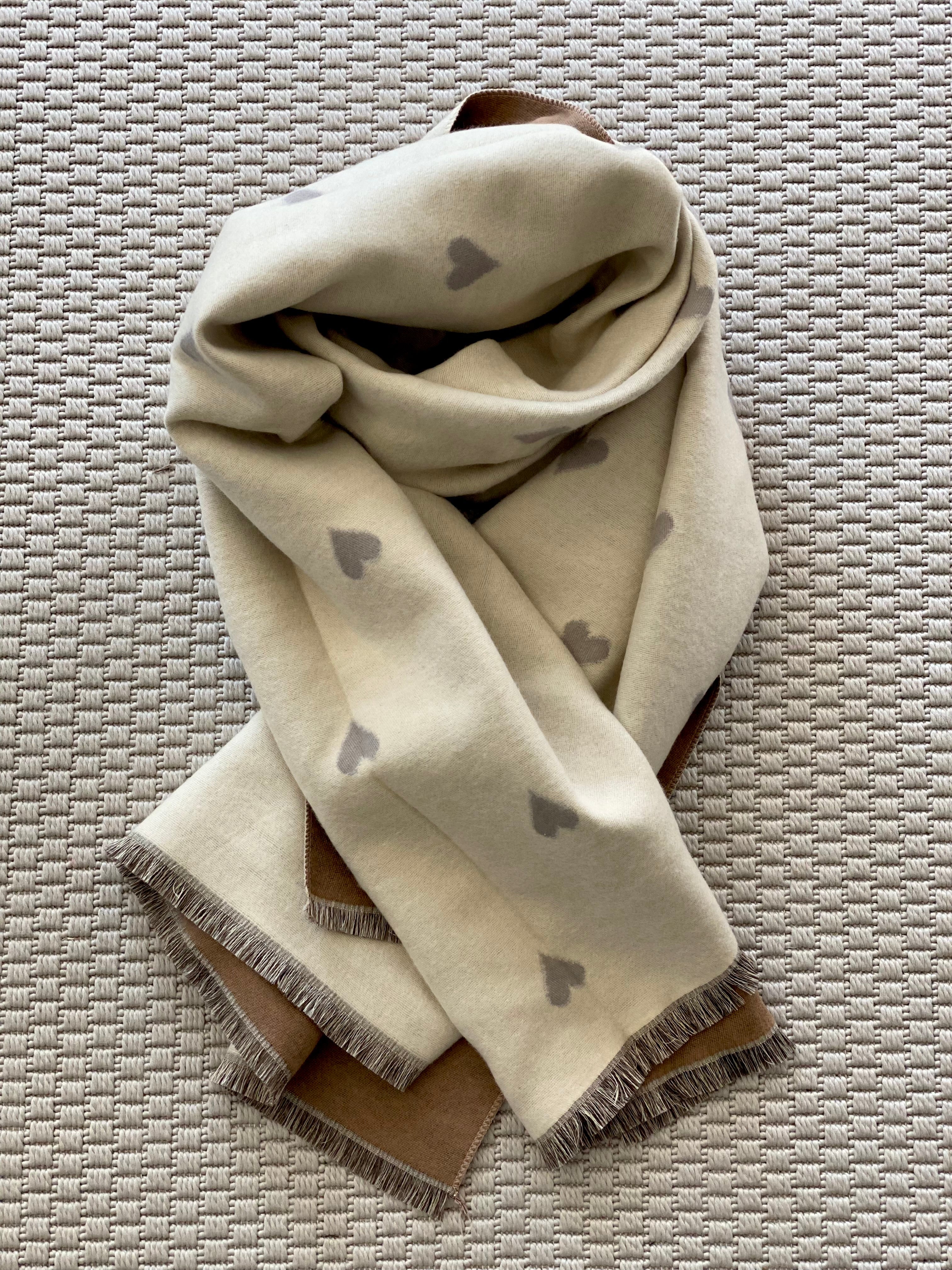 Écharpe douce gros Coeurs PAULETTE - Beige 🩶
