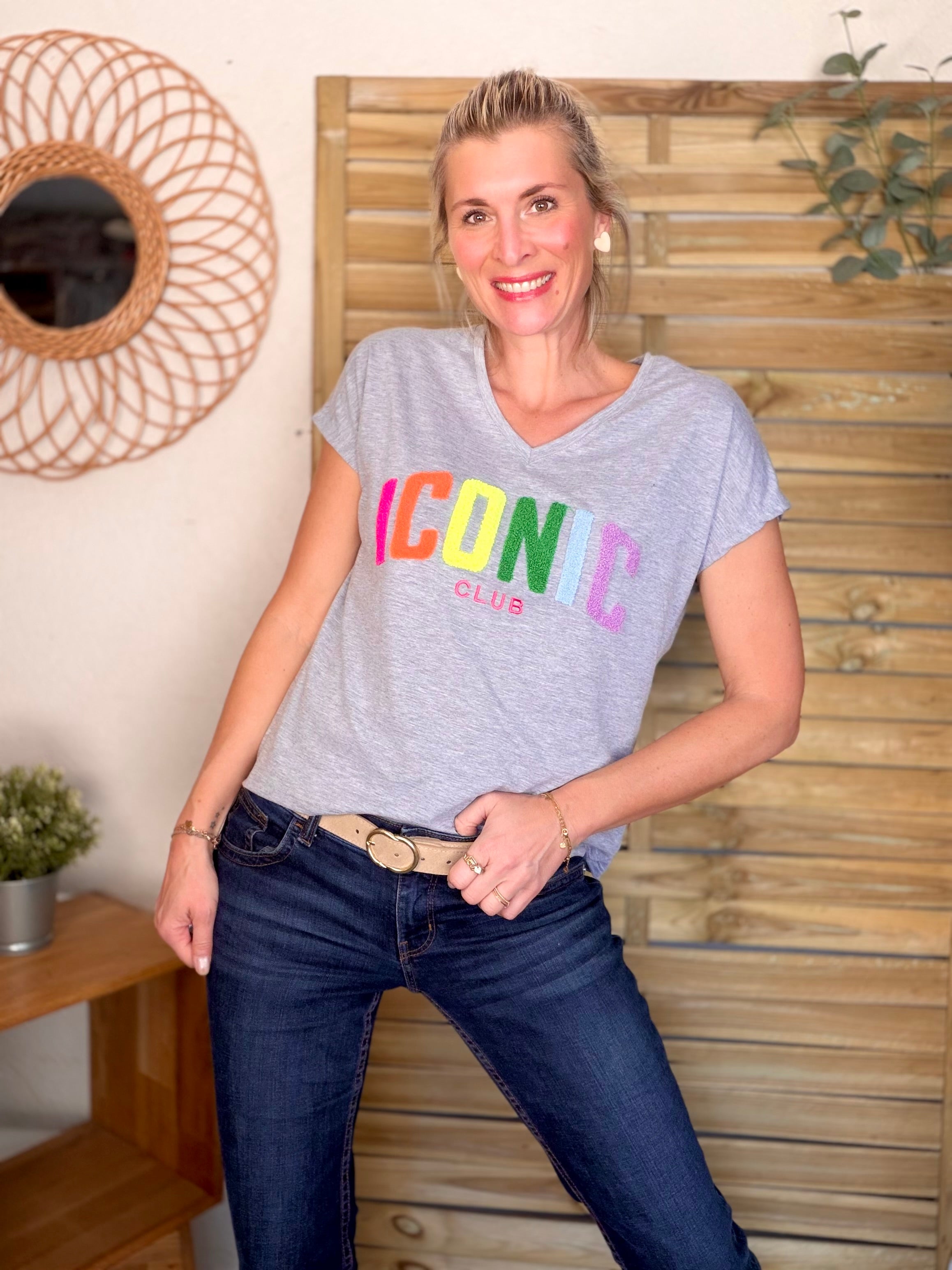 Tee shirt col V cœur ICONIC club MIRANDA Gris