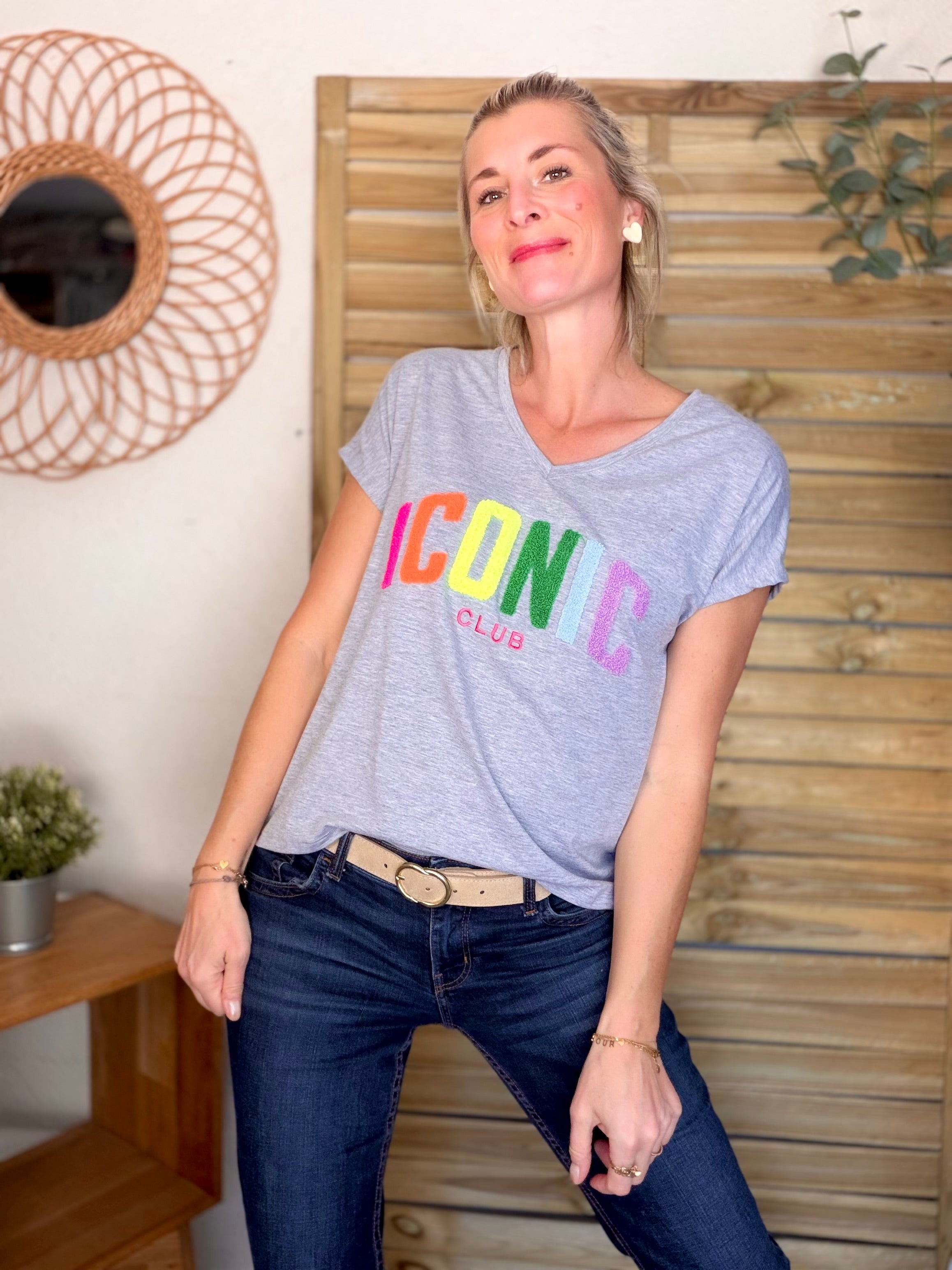 Tee shirt col V cœur ICONIC club MIRANDA Gris