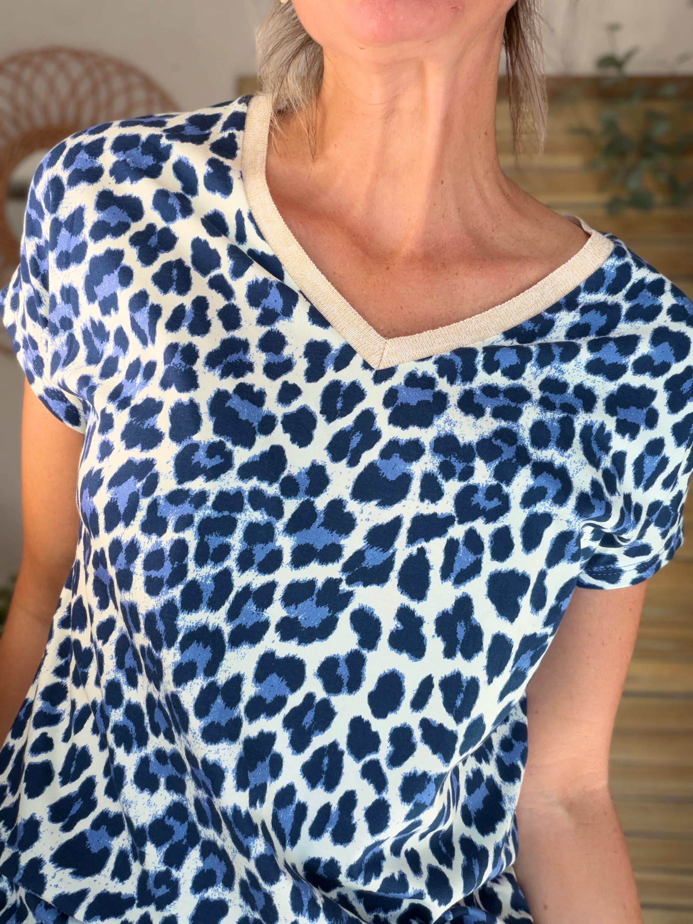 Top imprimé Léo col V lurex MIRTA - Bleu