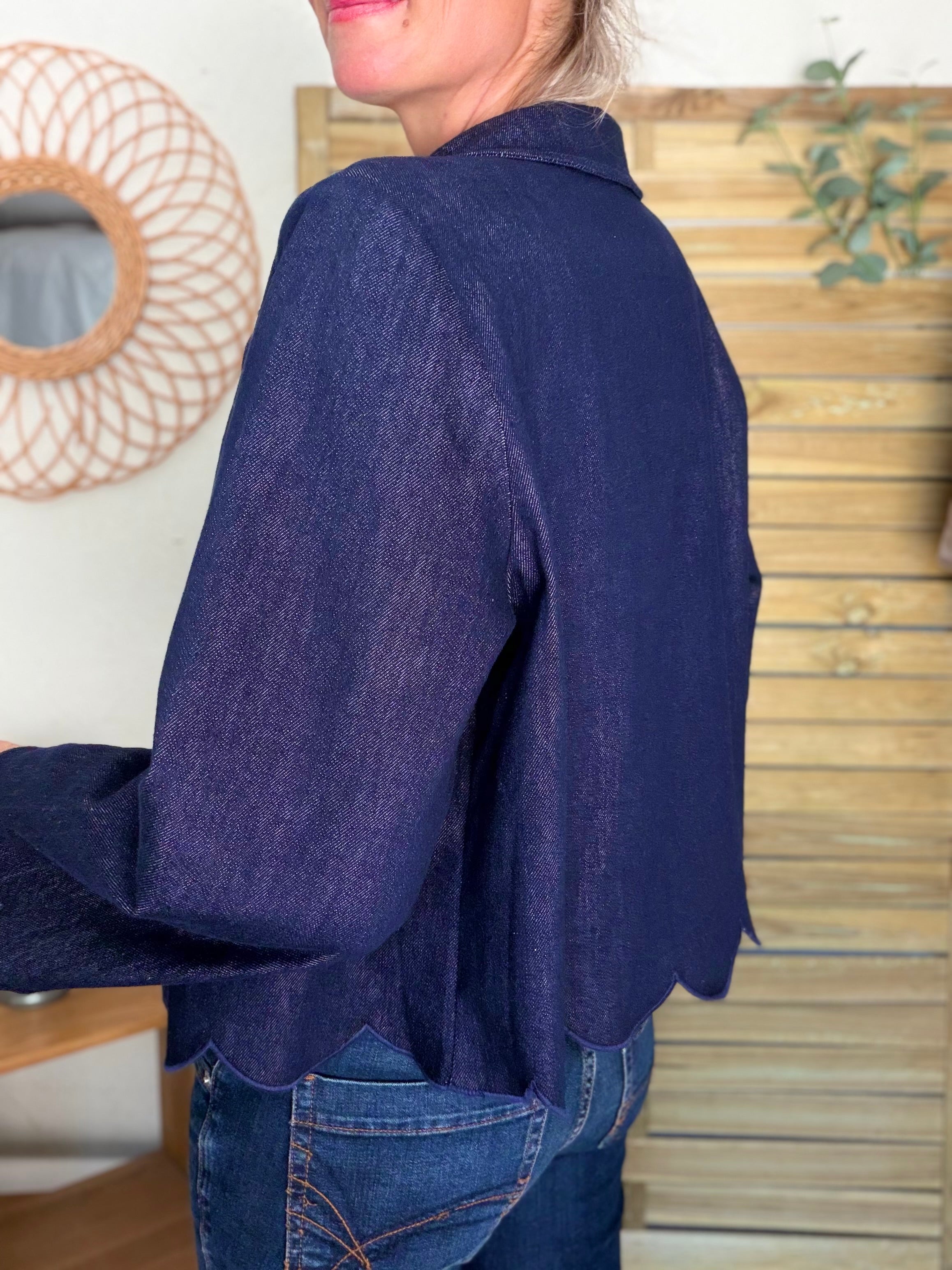 Veste courte à bords festonnés en denim CALISTE - Bleu brut