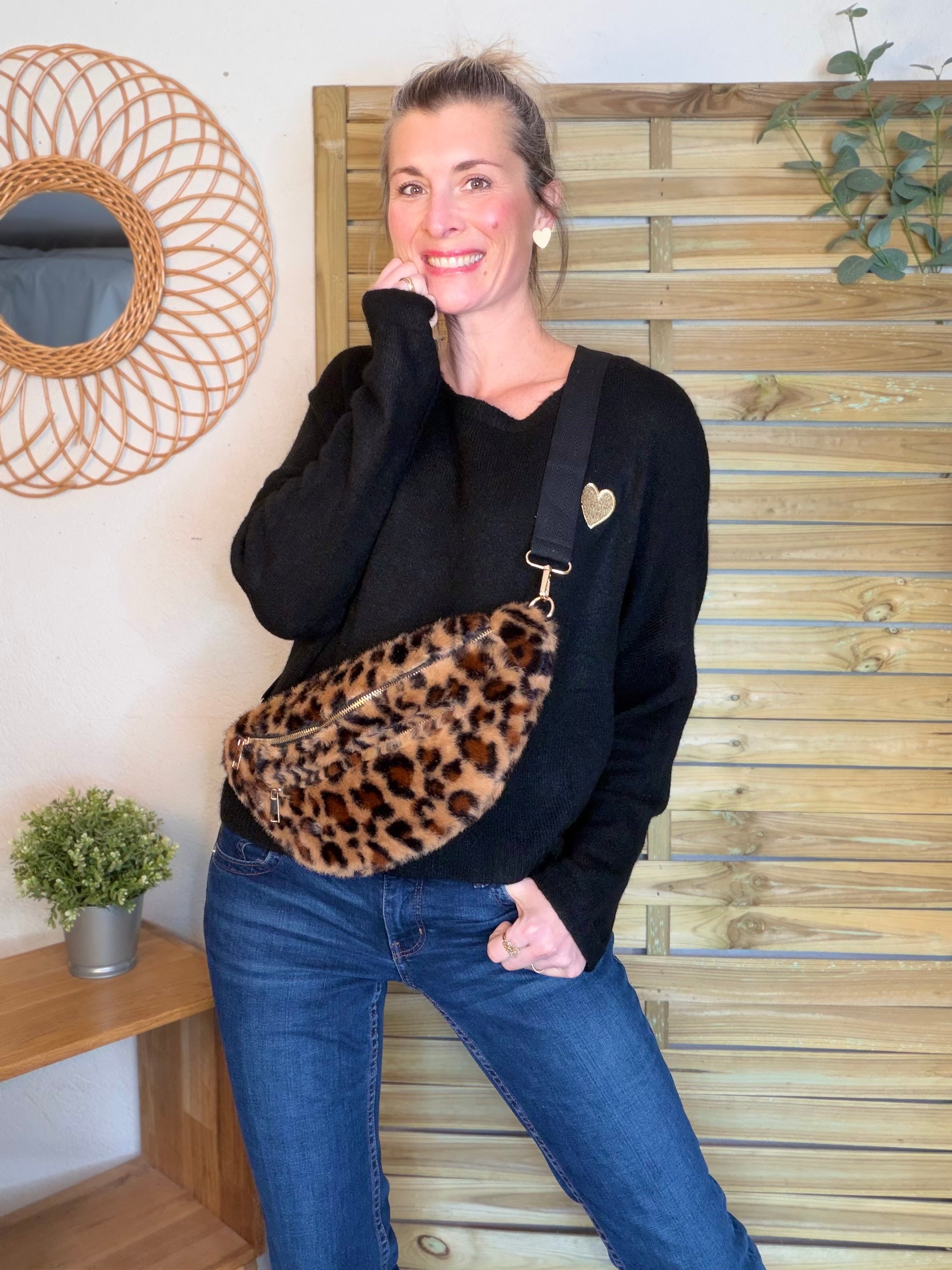 Sac banane L avec poche zippée avant, fourrure Léo Camel - STACEY 🐆