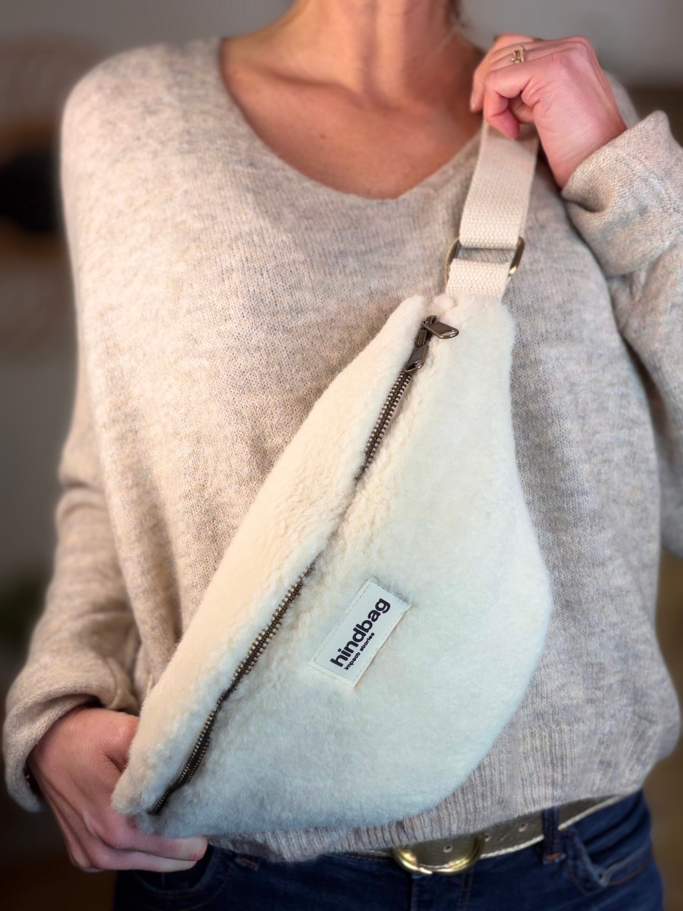 Sac banane HINDBAG Olivia Teddy arctique (moumoute)