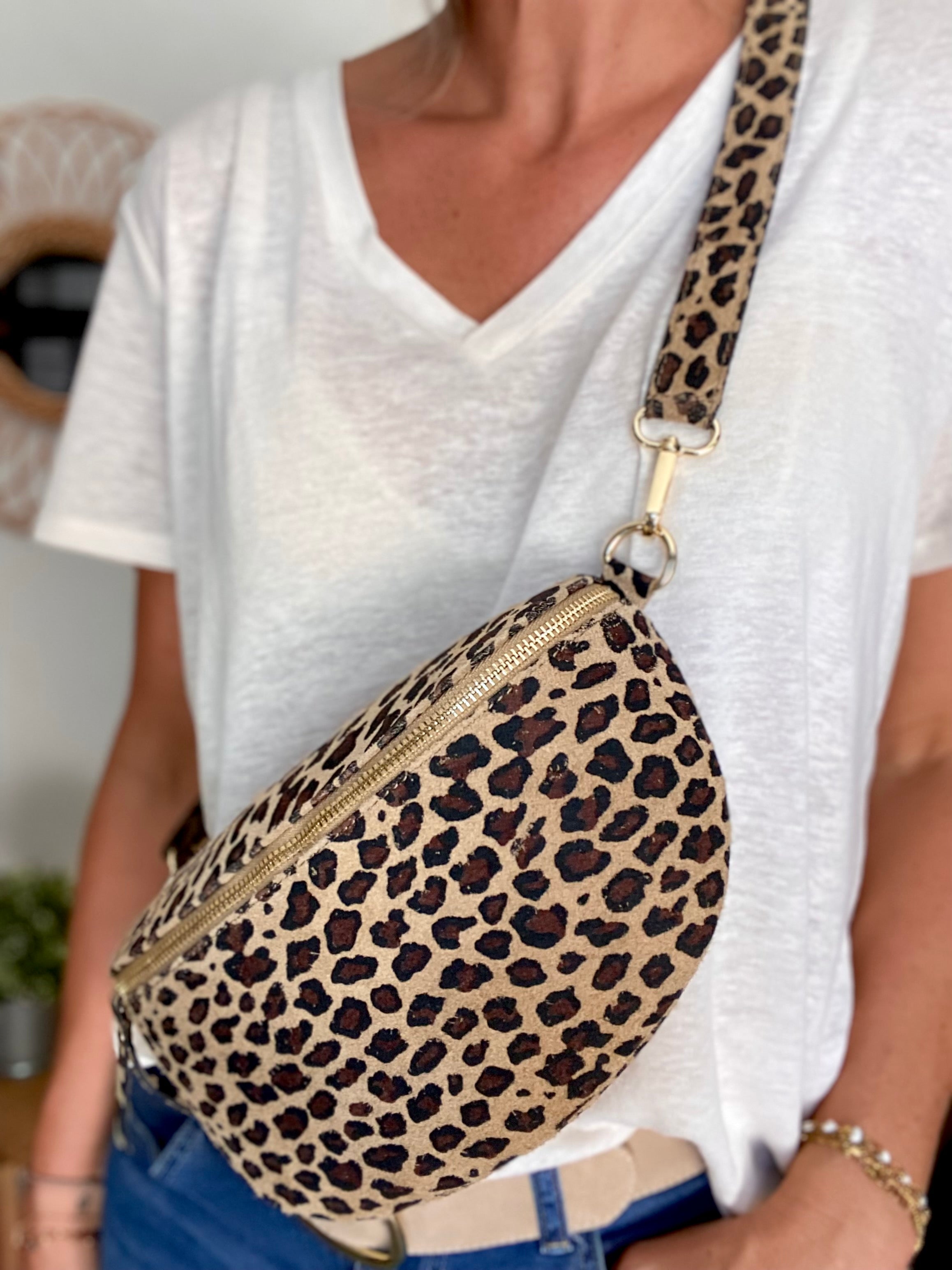 Sac banane en croûte de cuir JOYCE - Léo taupe