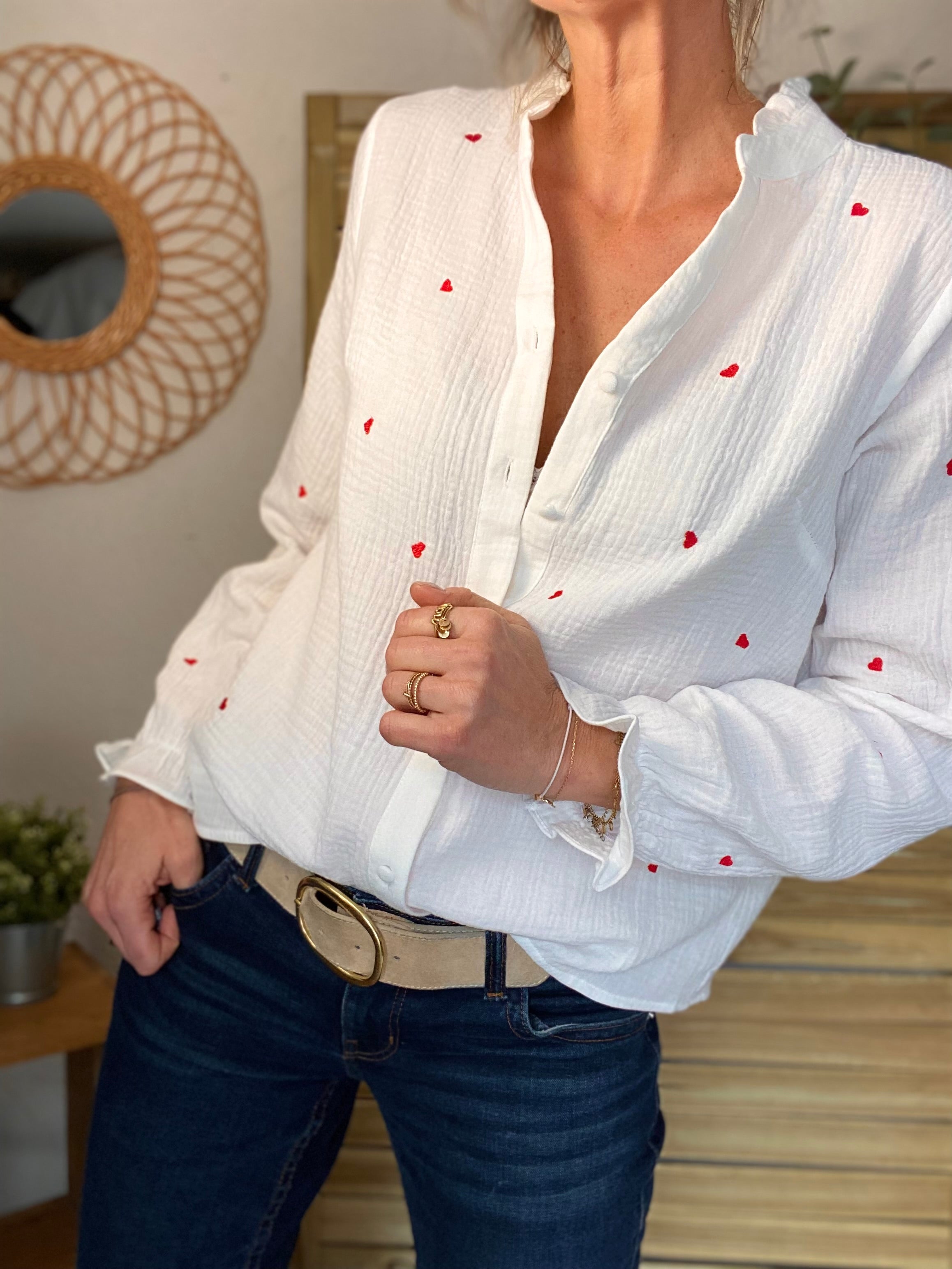 Blouse en gaze de coton avec cœurs brodés rouges ❤️ AYA