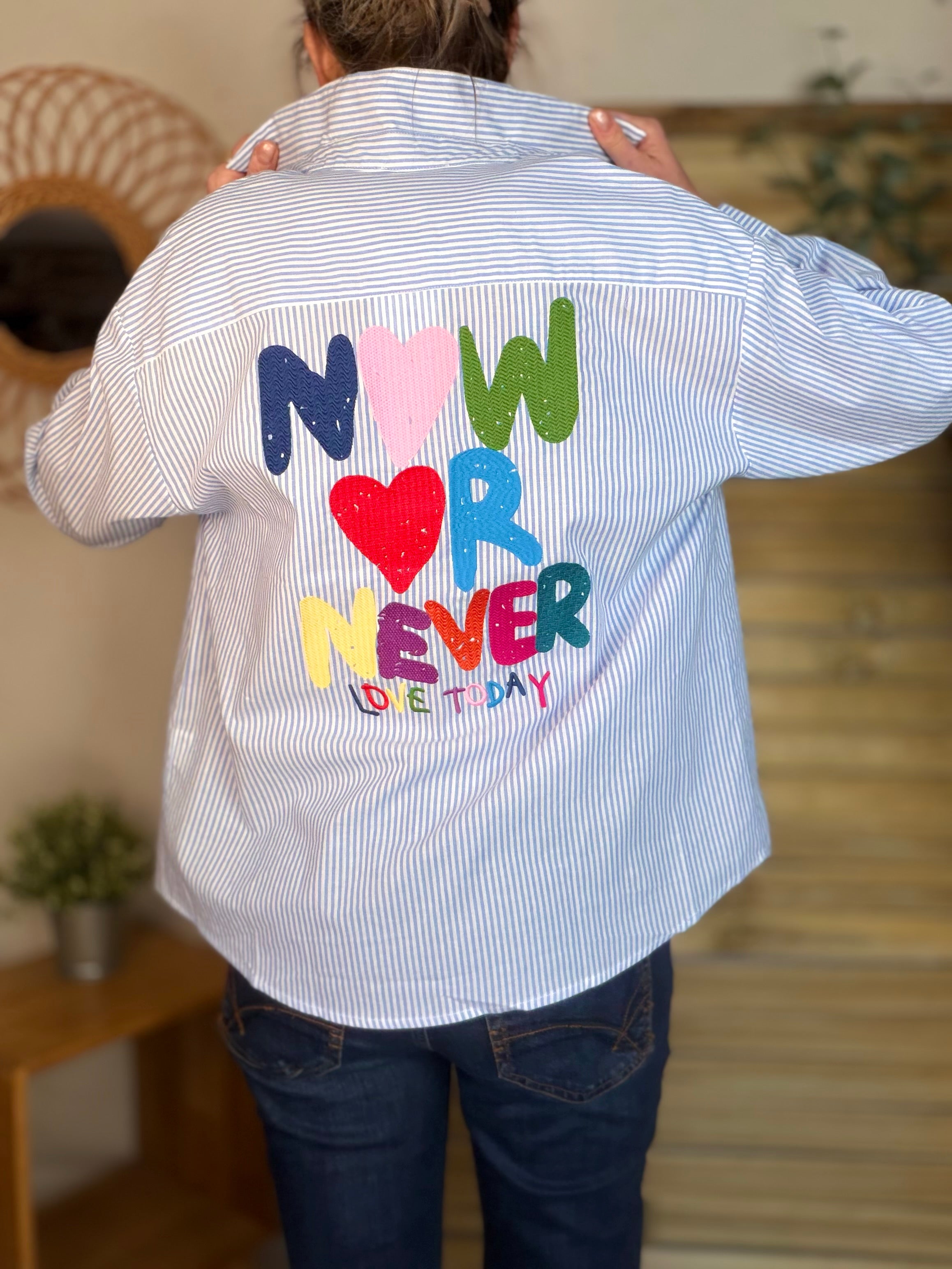 Chemise rayée brodée TINA Bleue