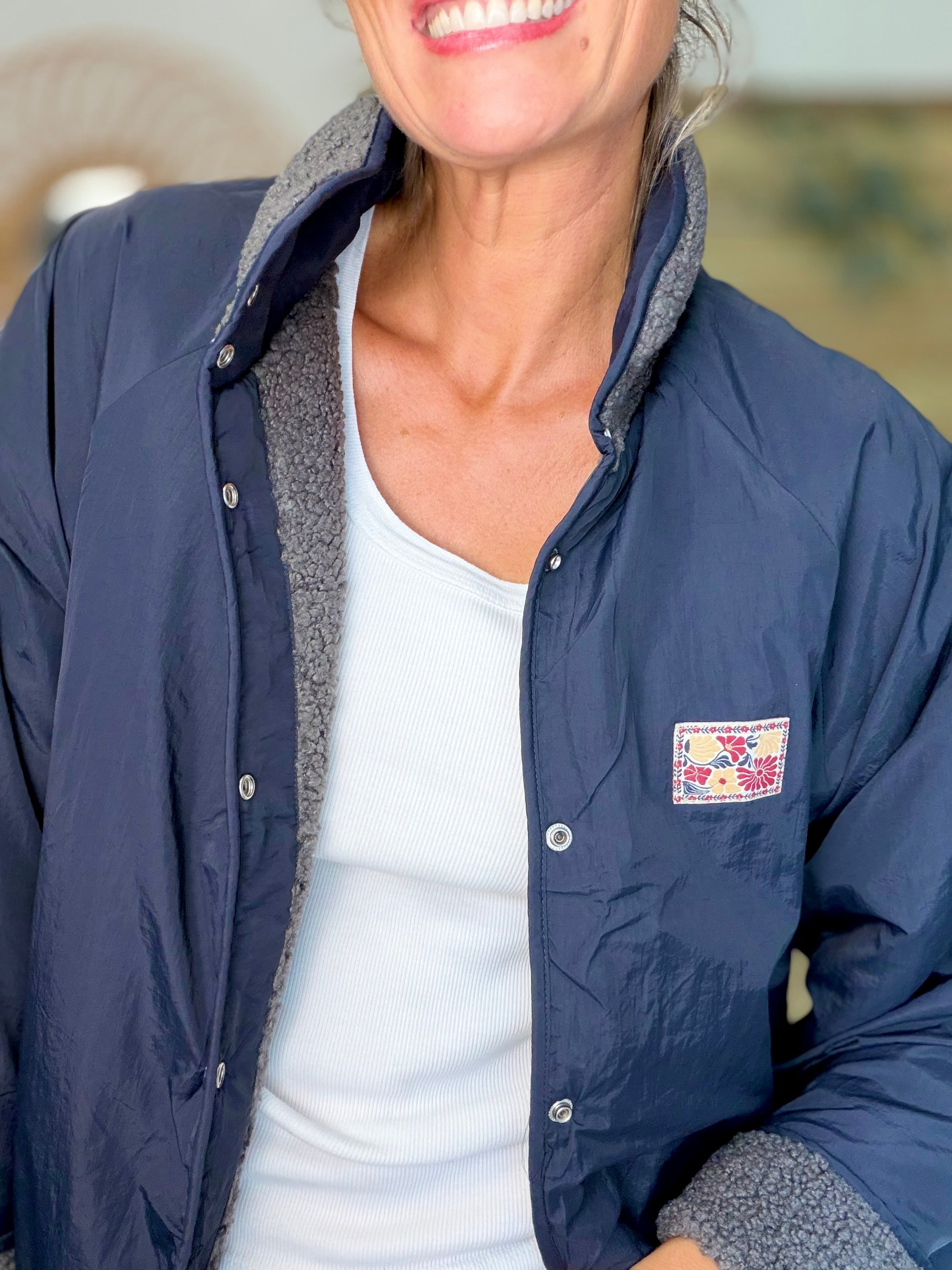 Veste matelassée réversible Sherpa AMÉLIE Bleu marine / Gris