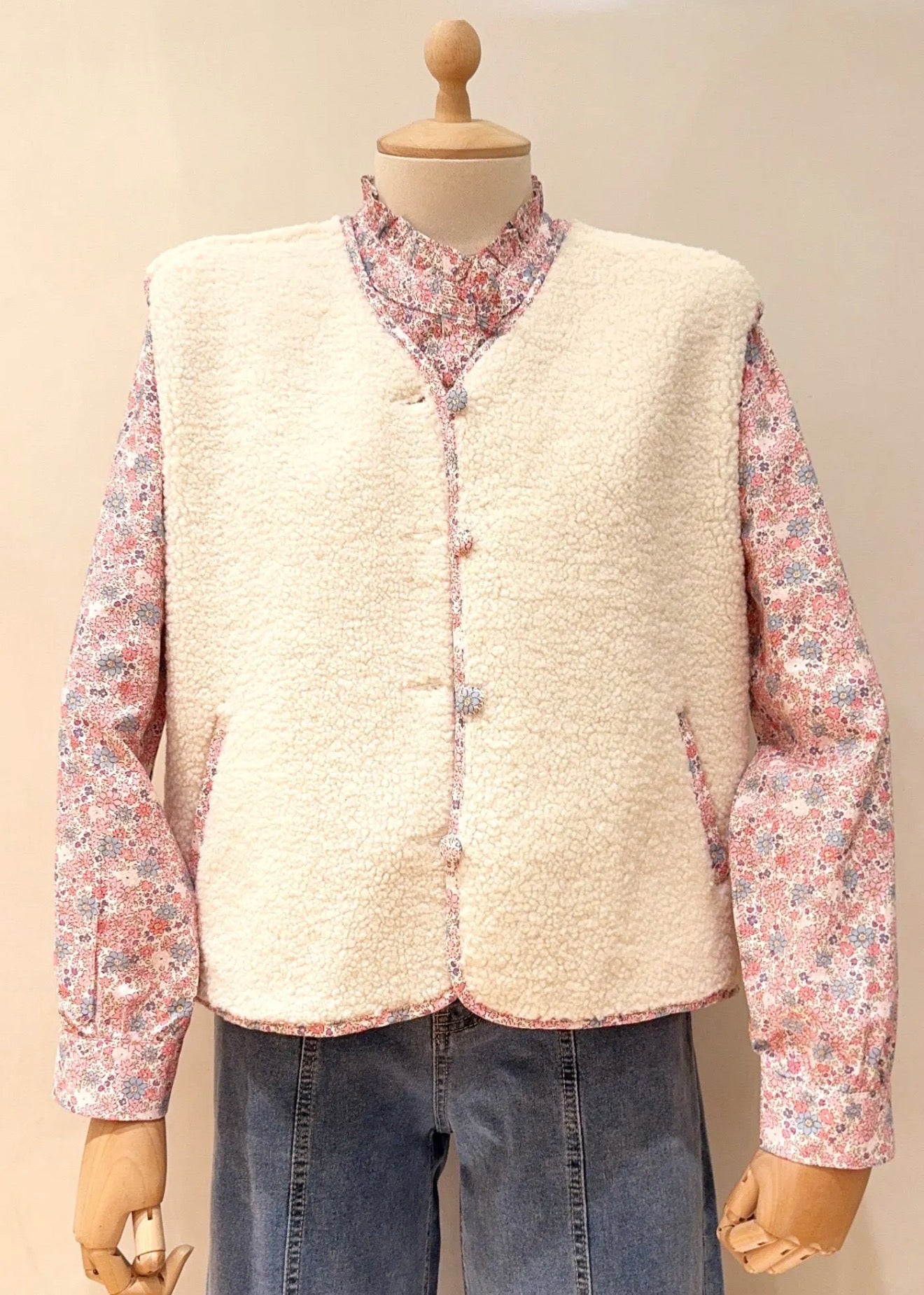 Gilet sans manche moumoute et Liberty LUCIE