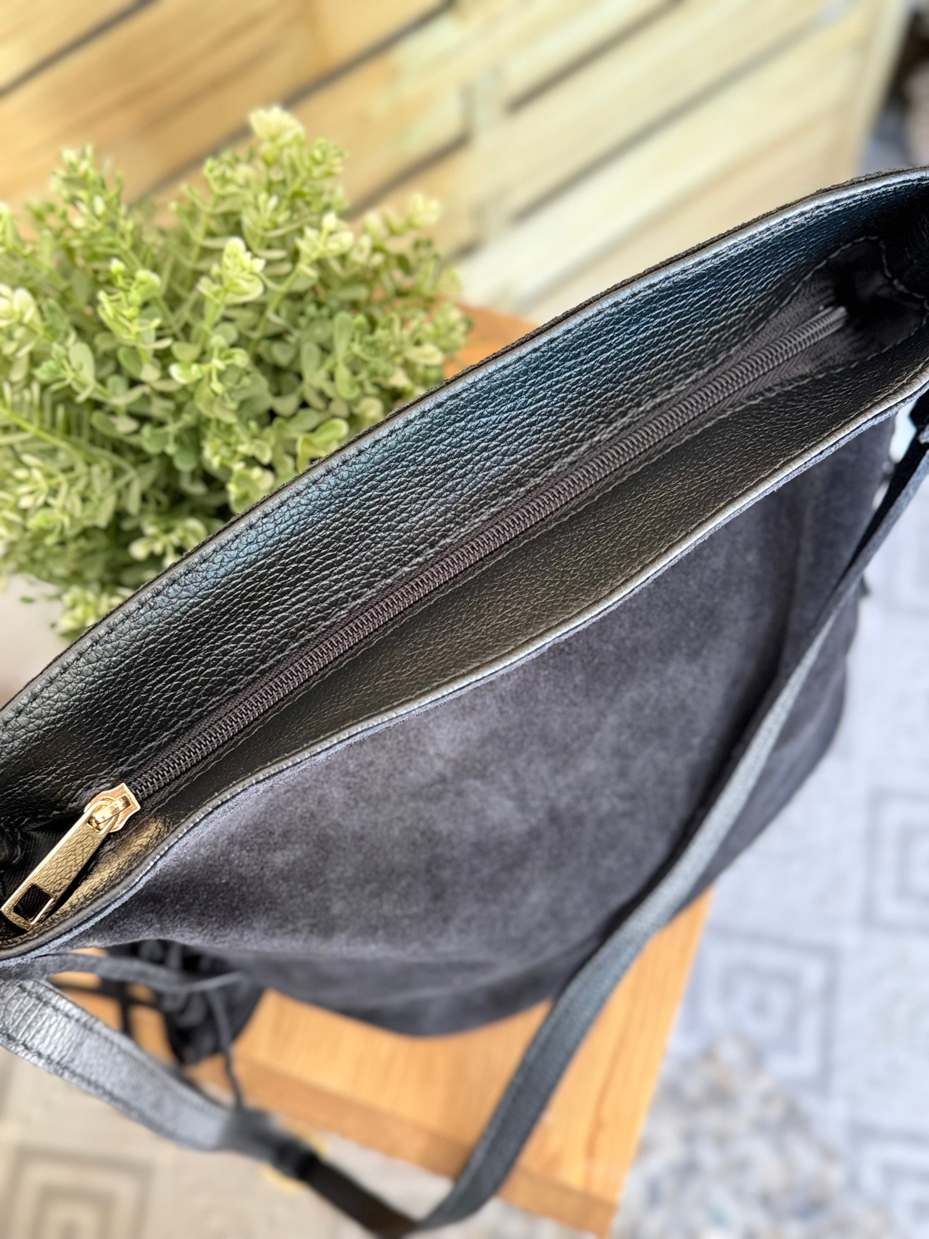 Sac seau en cuir daim avec franges KYLIE - Noir