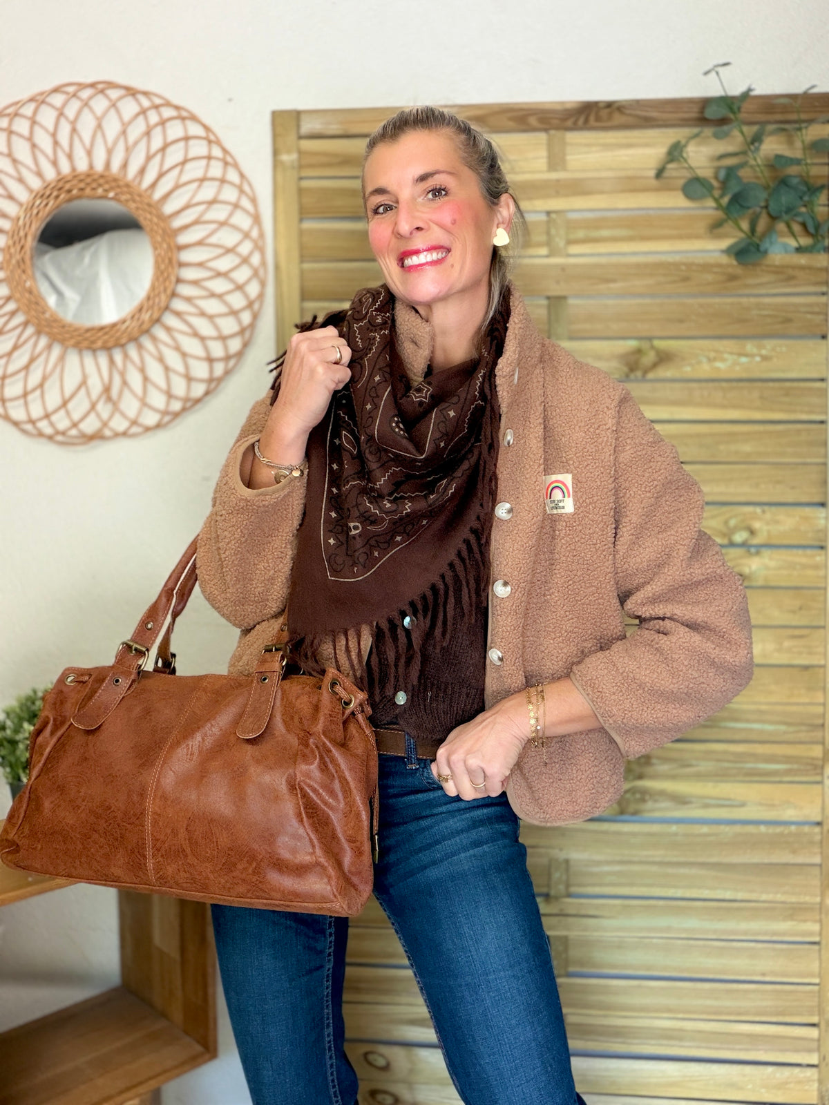 Veste Sherpa boutonnée écusson Arc-en-ciel ÉNORA Taupe rosé
