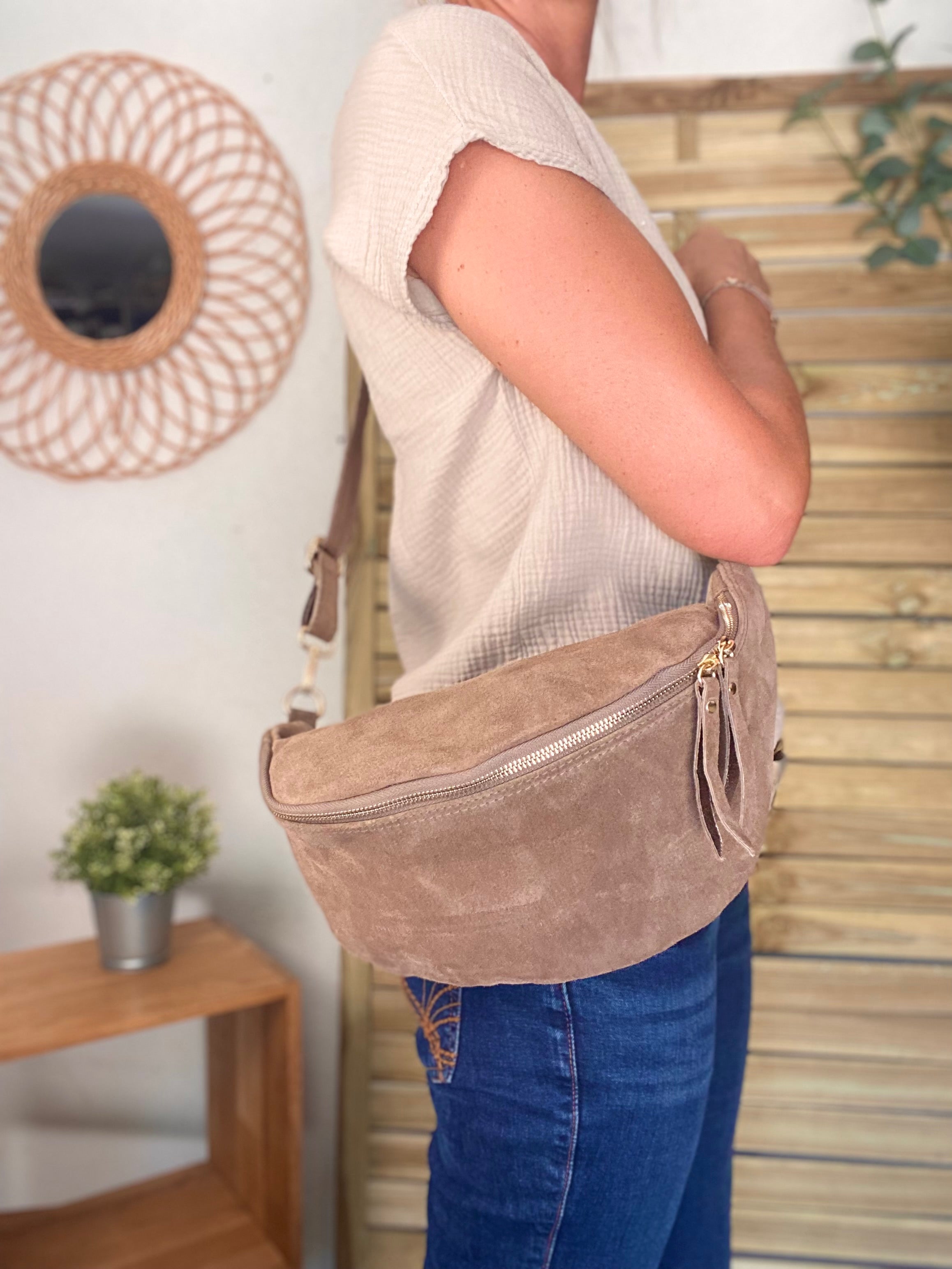 Sac banane XL en croite de cuir - JANE - Taupe