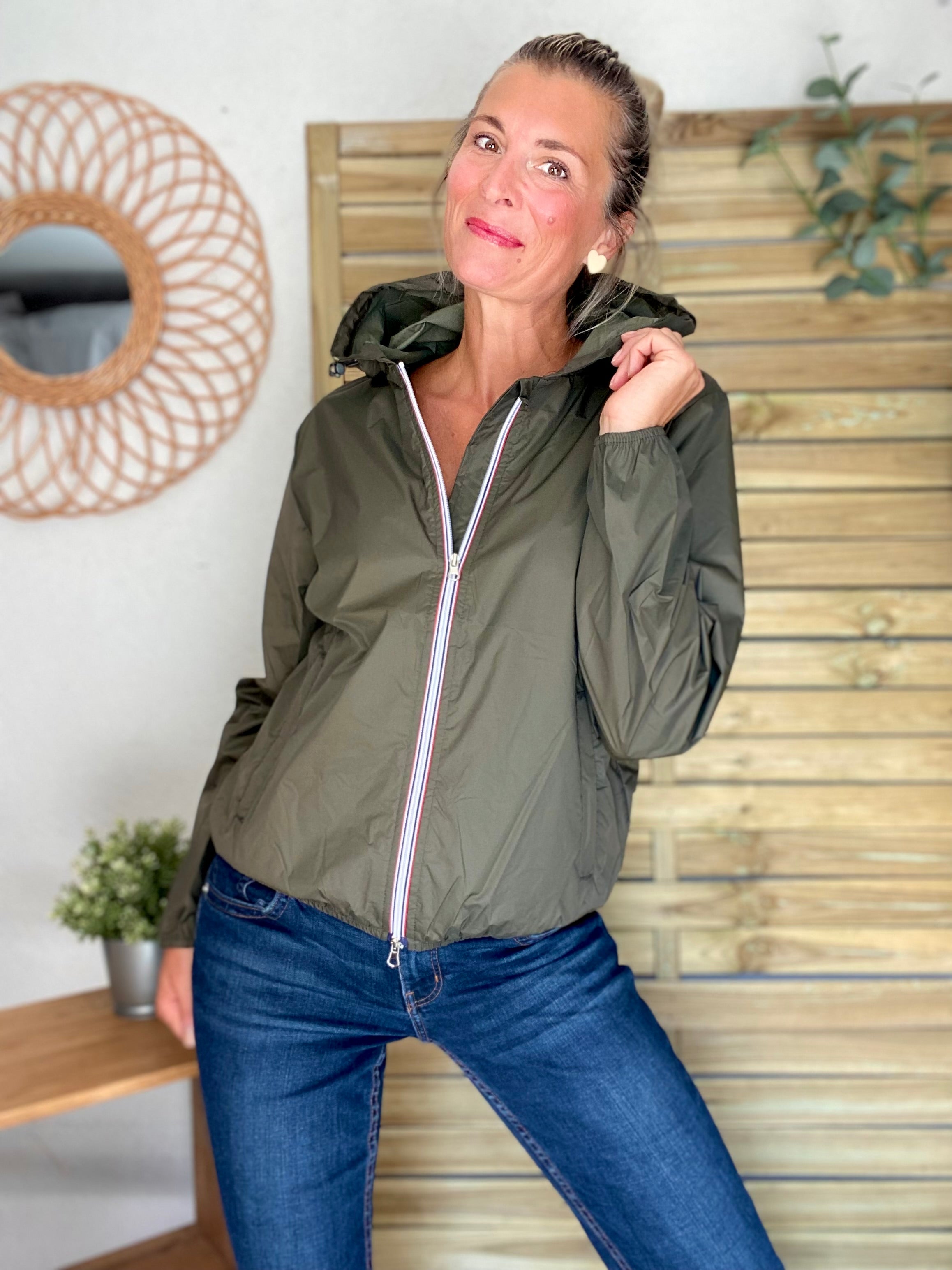Coupe vent imperméable ANNA COURT Kaki - LAURA JO - DÉSTOCKAGE sur Tailles L et XL