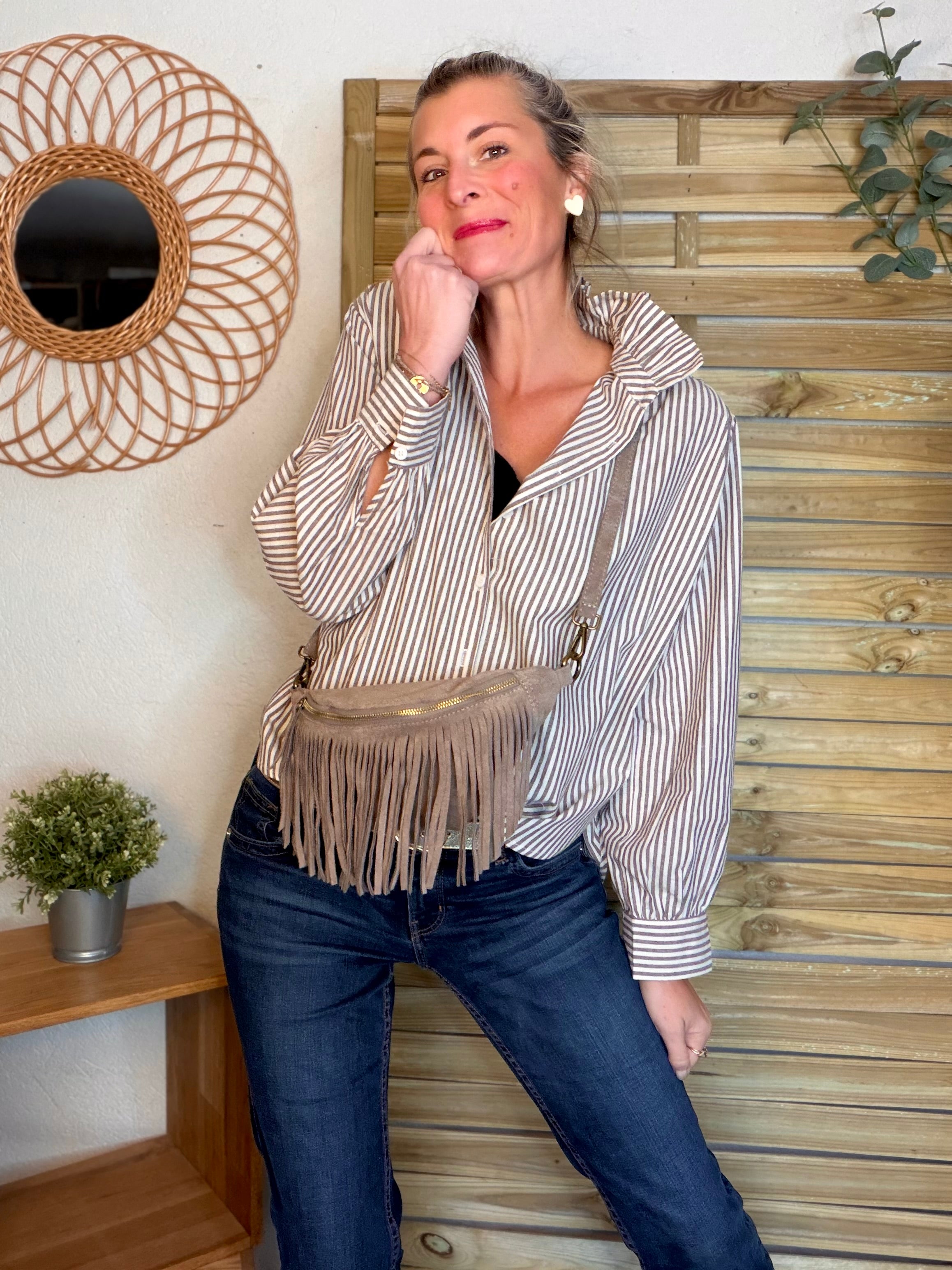 Sac banane avec franges en cuir daim - PIETRA - Taupe