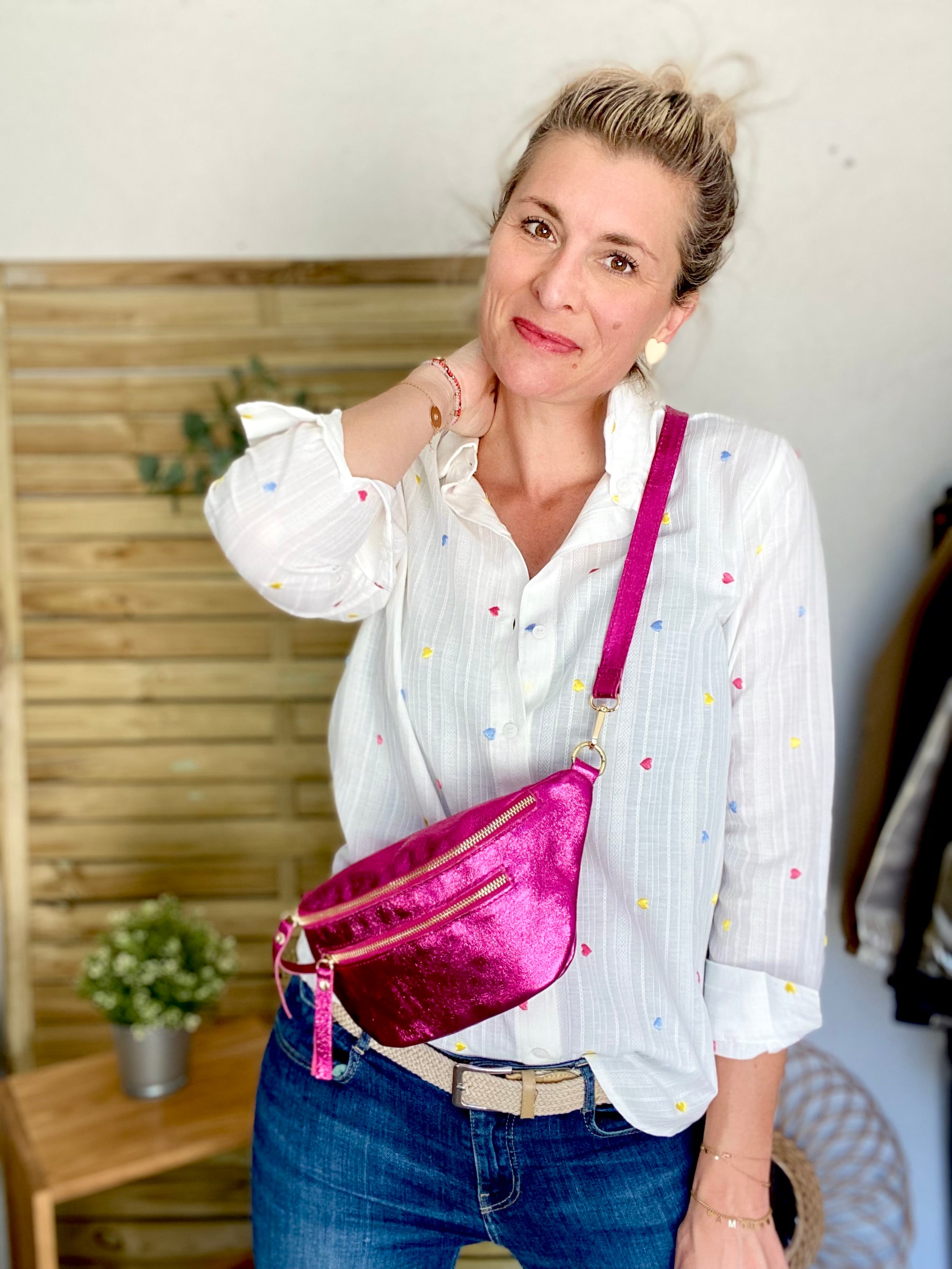 Sac banane en cuir irisé ERYN - Fuschia (9 coloris)