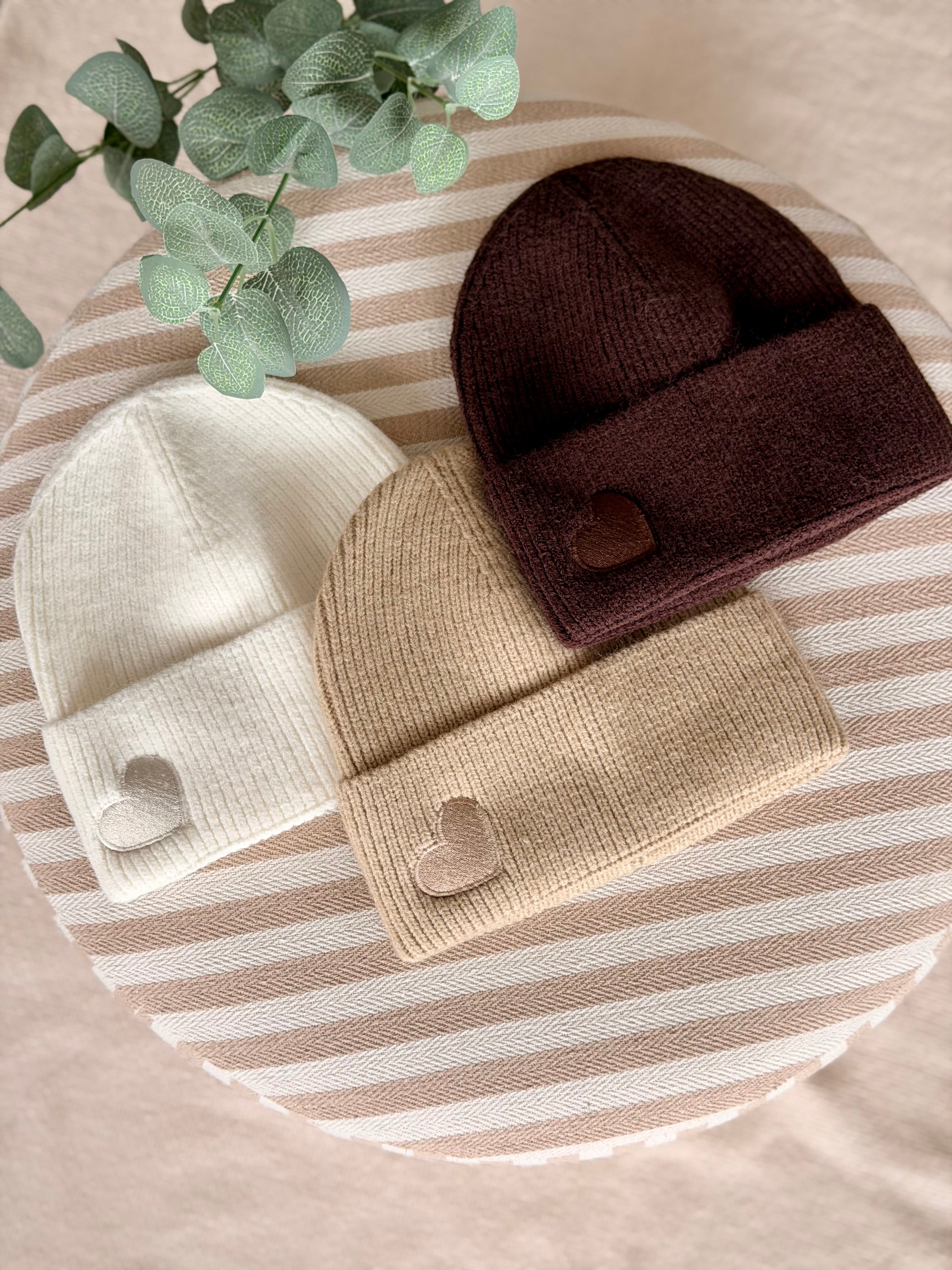 Bonnet avec écusson cœur ARTHUR