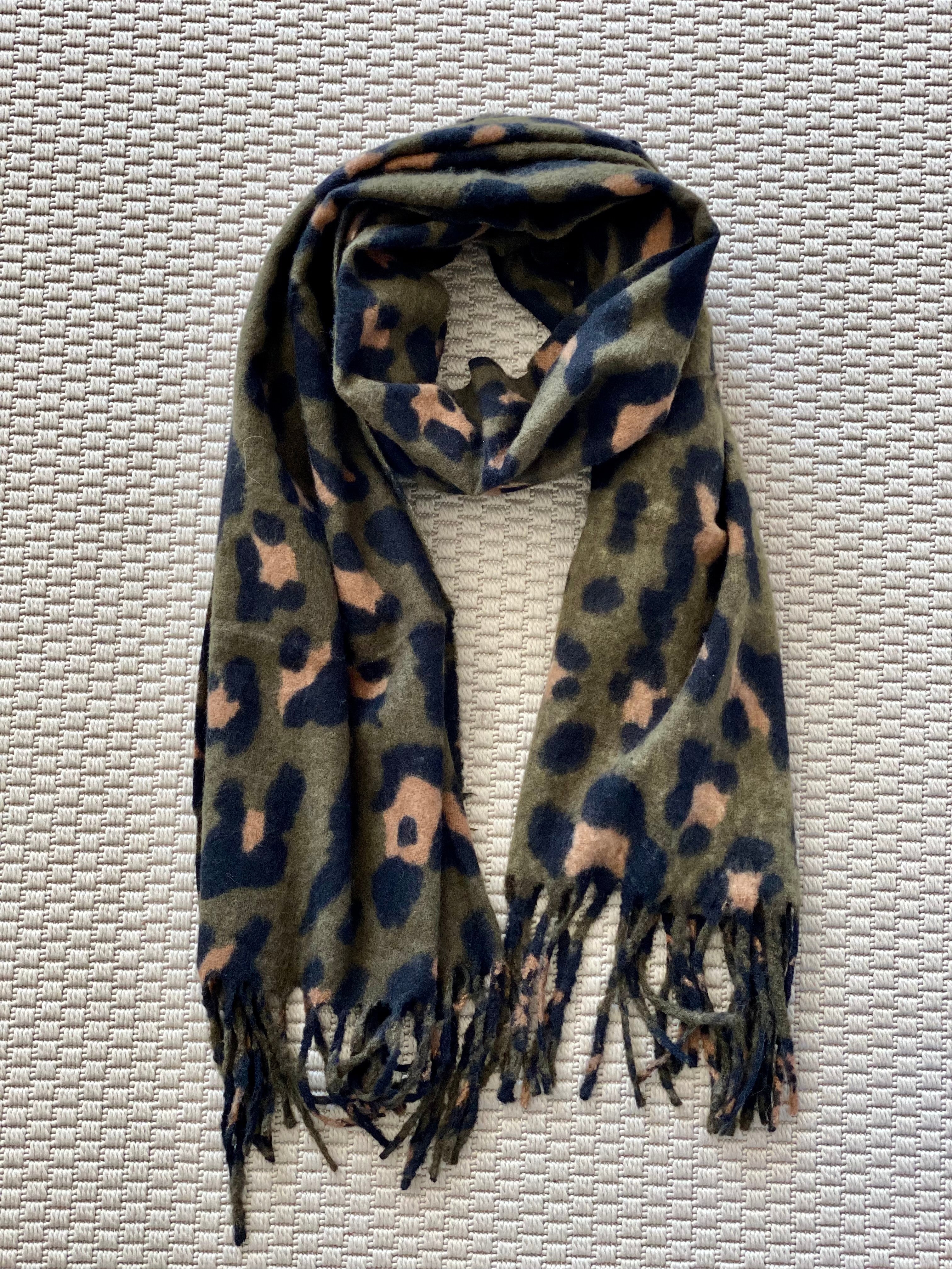 Écharpe douce MARTINE - Léo Kaki 🐆