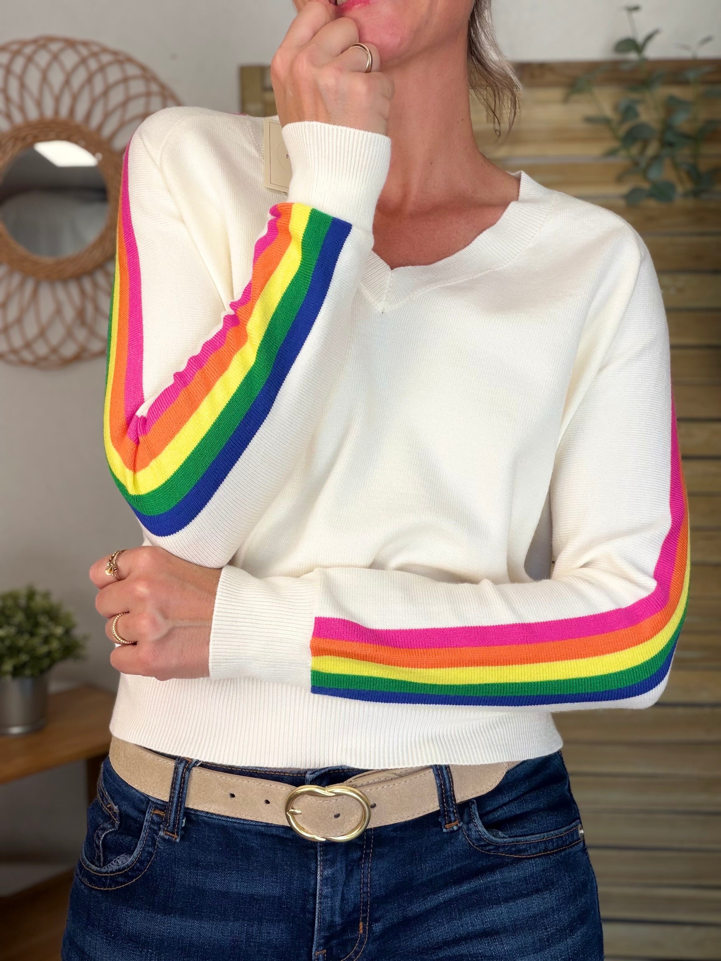 Pull avec bandes colorées, col V - RAINBOW 🌈 Écru
