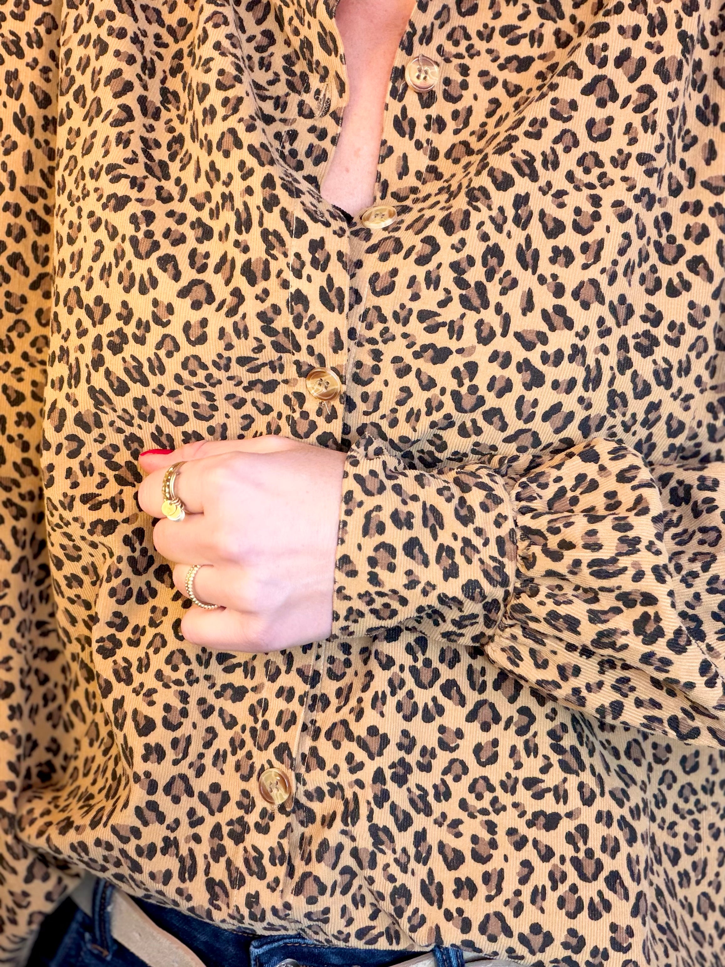 Chemise en velours côtelé fin coton, col volanté FRIDA - Léo camel 🐆
