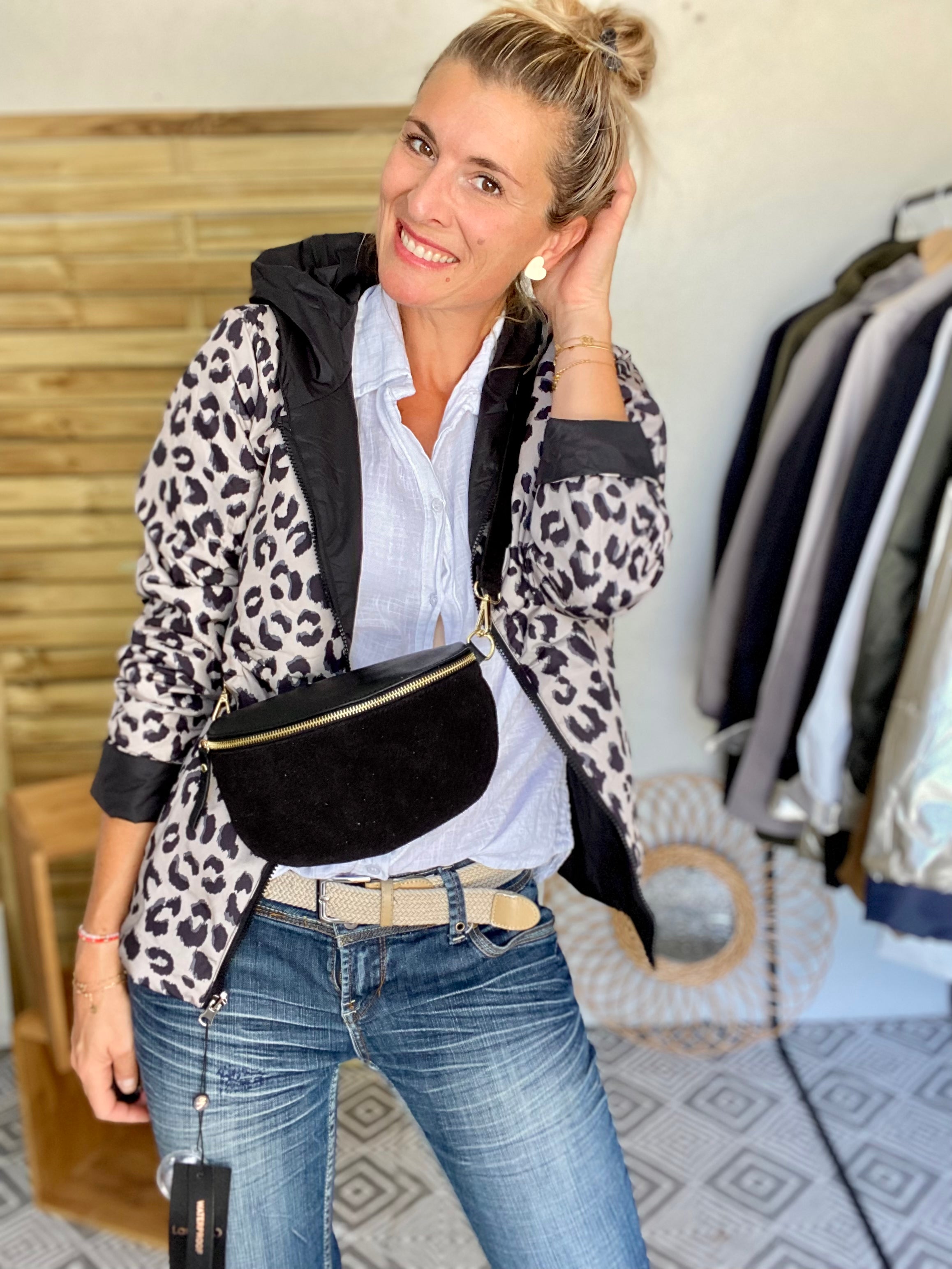 Sac banane M bi-matière en cuir irisé et velours 24cm - POLLY- Noir